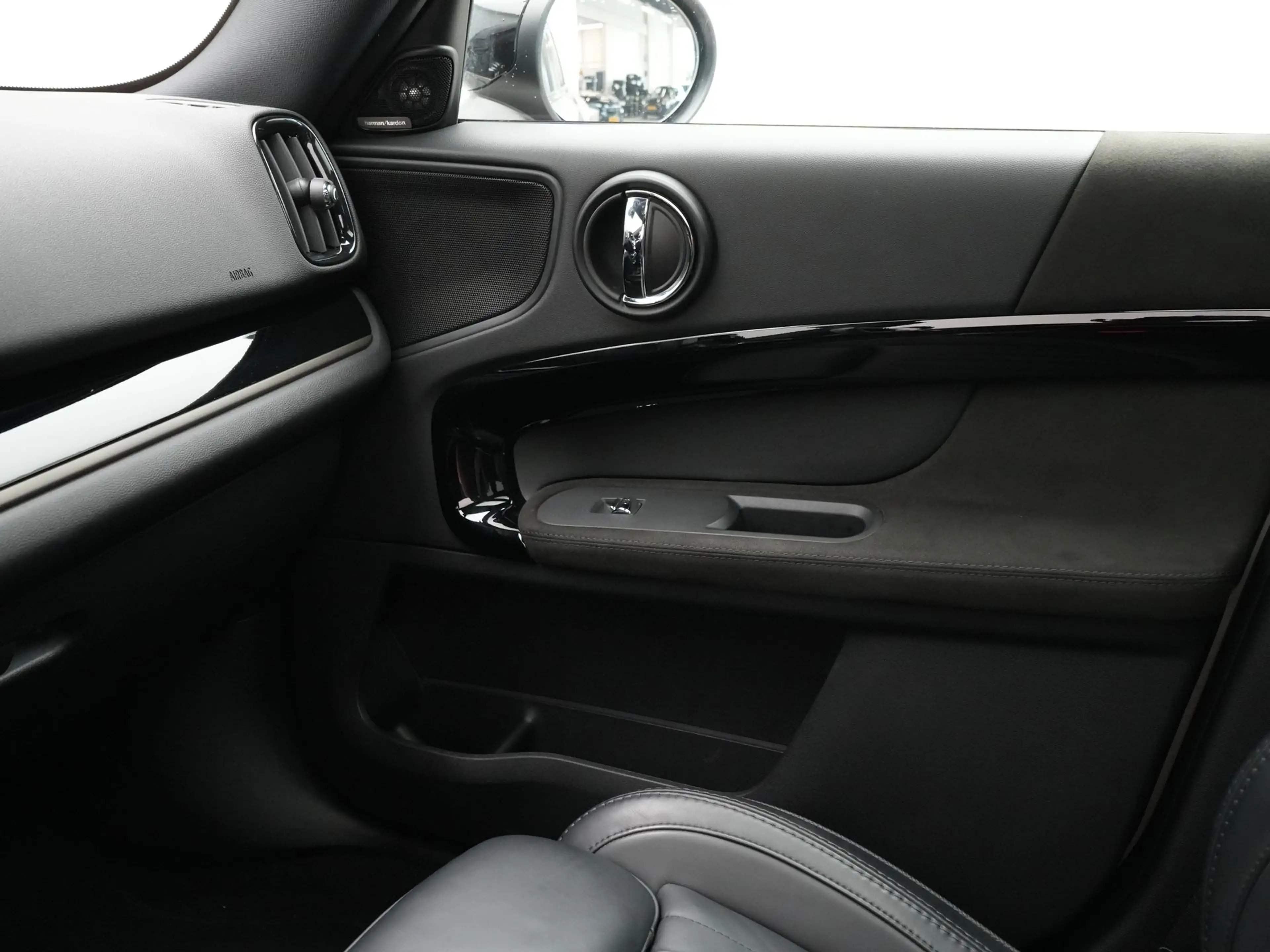 MINI Cooper SE Countryman ALL4 Classic — photo 14