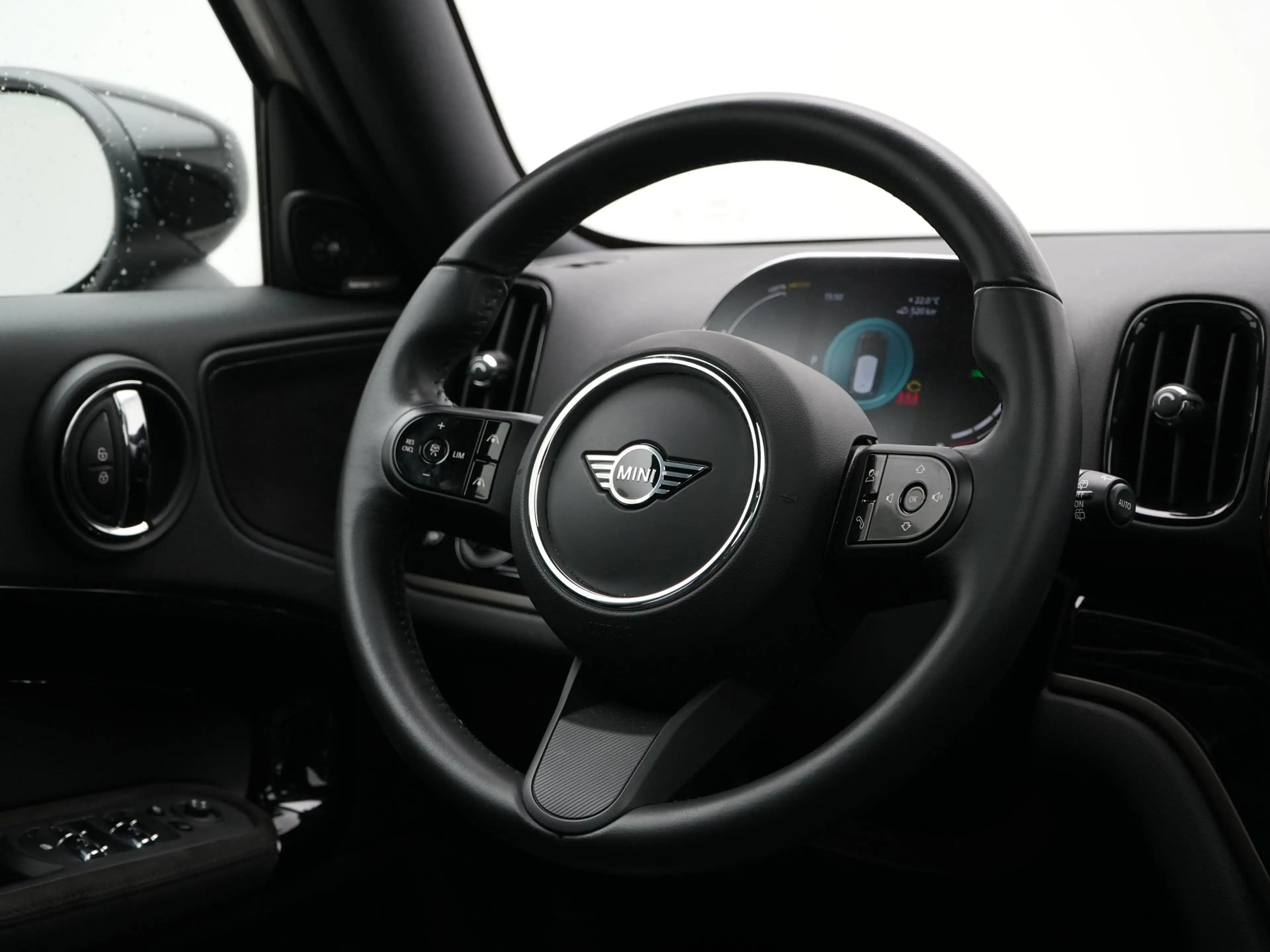 MINI Cooper SE Countryman ALL4 Classic — photo 2