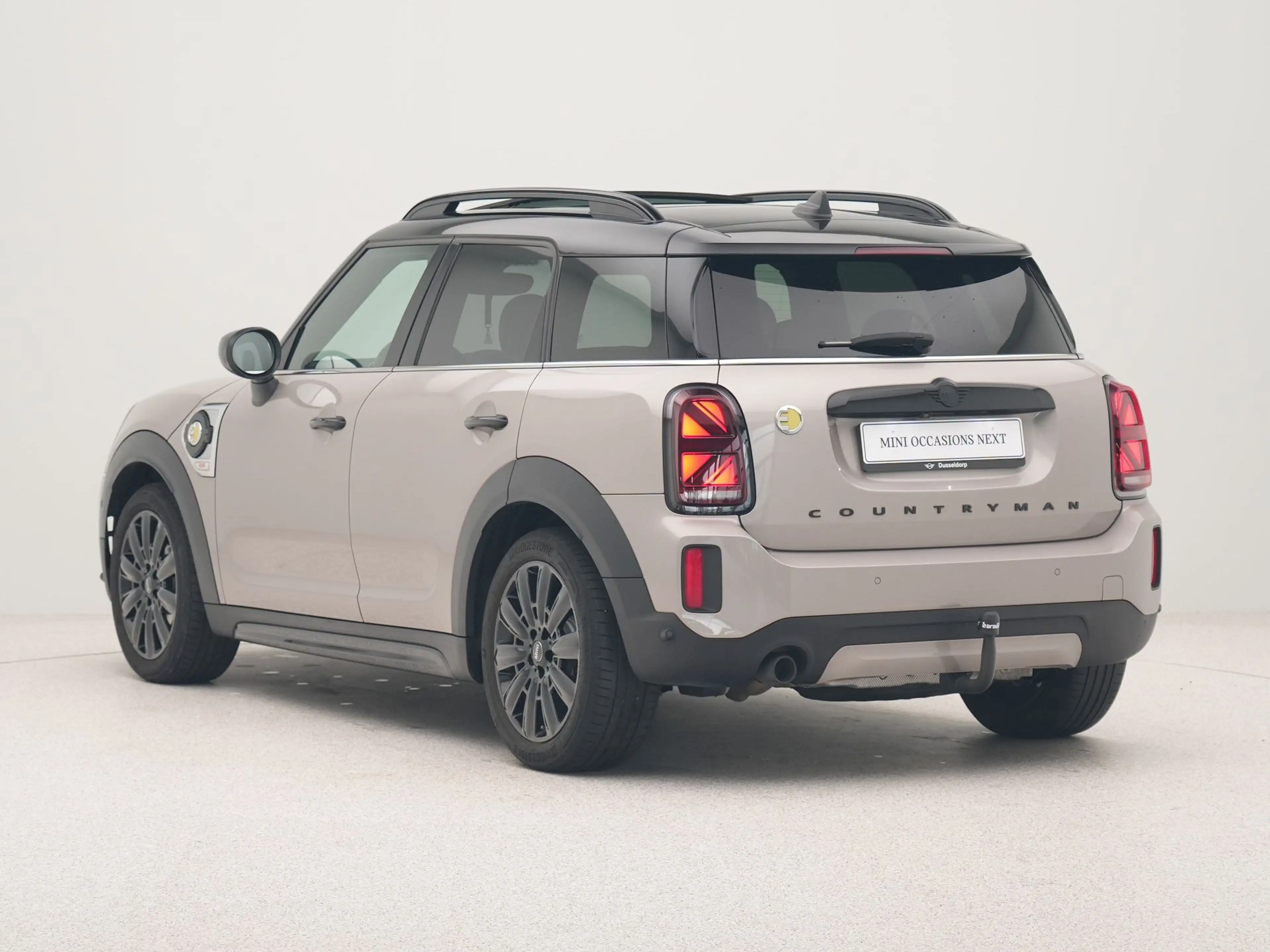 MINI Cooper SE Countryman ALL4 Classic — photo 10