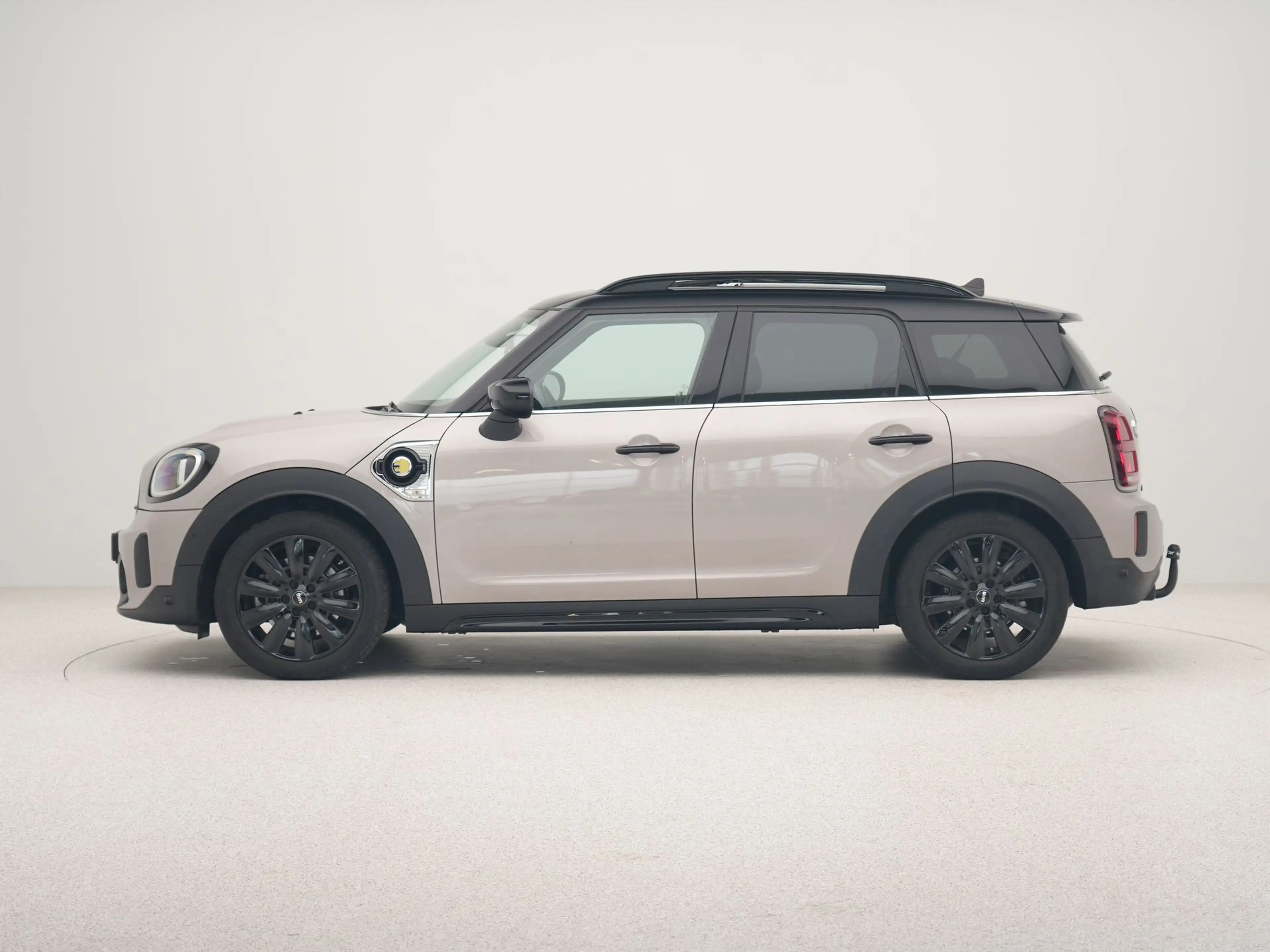 MINI Cooper SE Countryman ALL4 Classic — photo 11