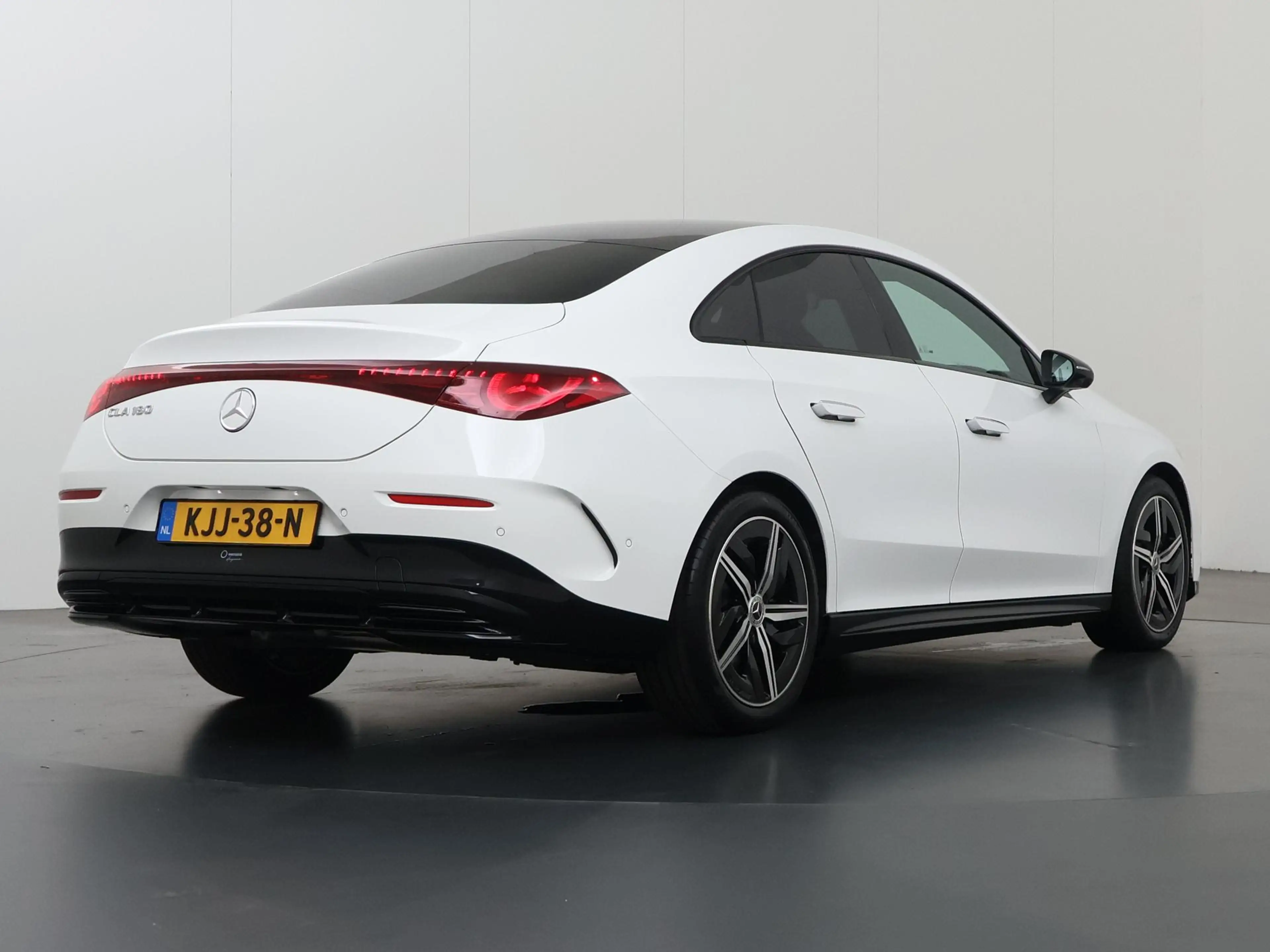 Mercedes-Benz CLA 180 Business Solution AMG | Night | Distronic | Panora — photo 2