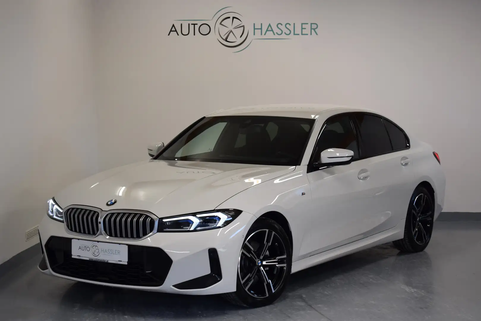 BMW 320 d xDrive M Sport Aut. Weiß - 1