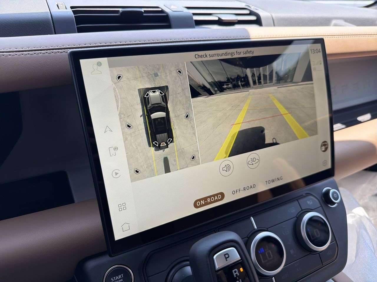 2026 Land Rover Defender 110 P400 X-Dynamic SE thumb 14