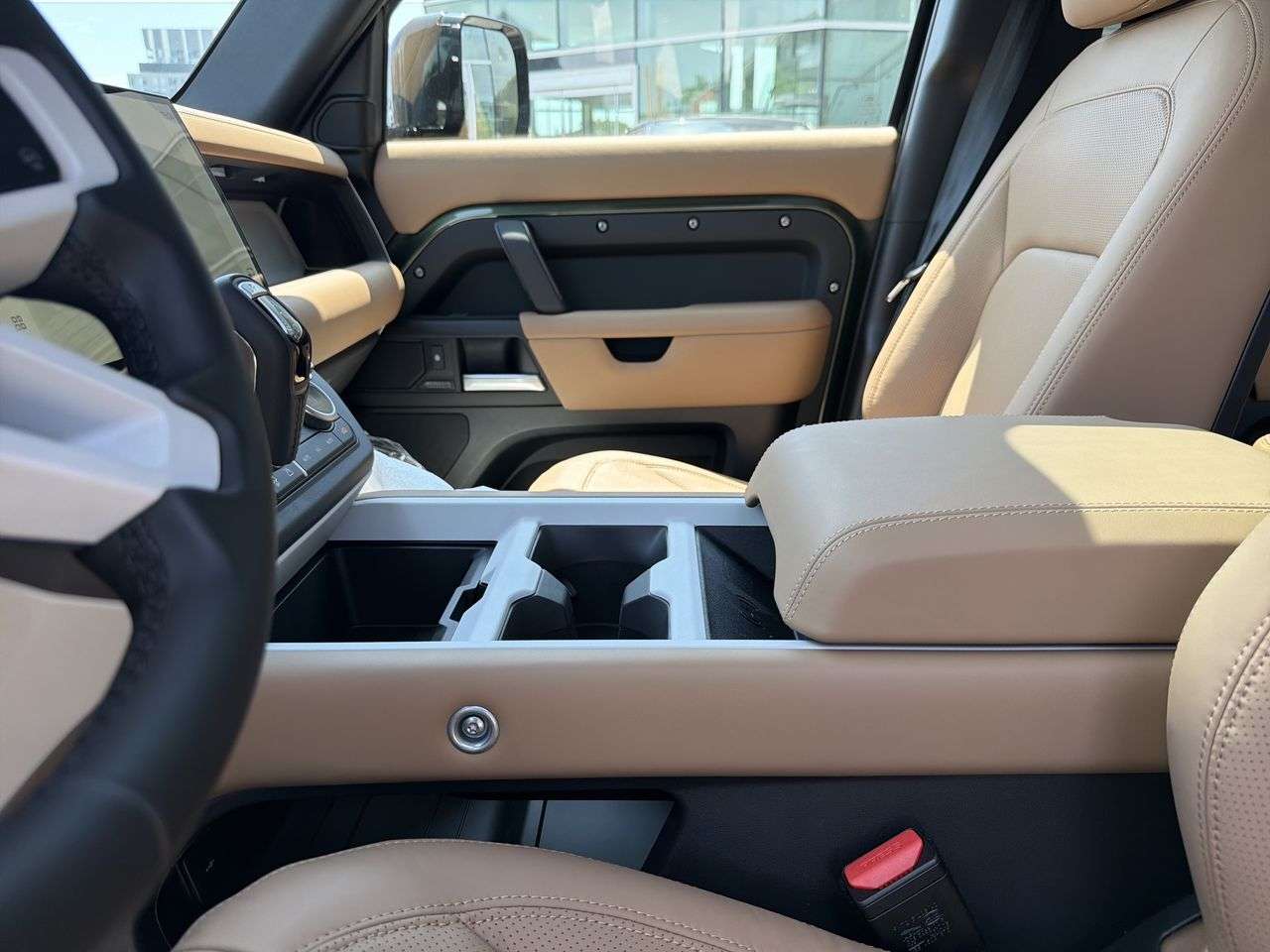 2026 Land Rover Defender 110 P400 X-Dynamic SE thumb 18