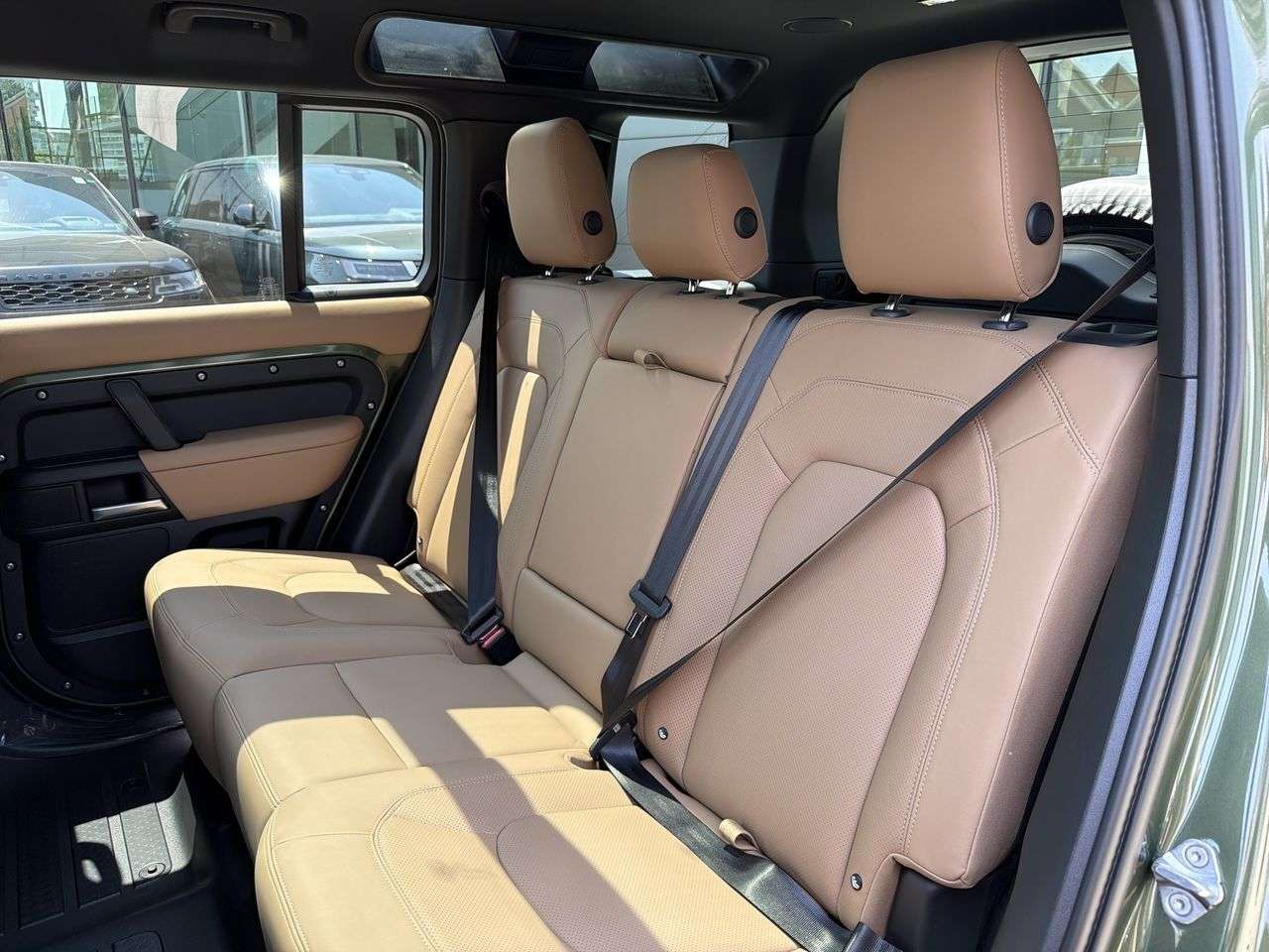 2026 Land Rover Defender 110 P400 X-Dynamic SE thumb 20