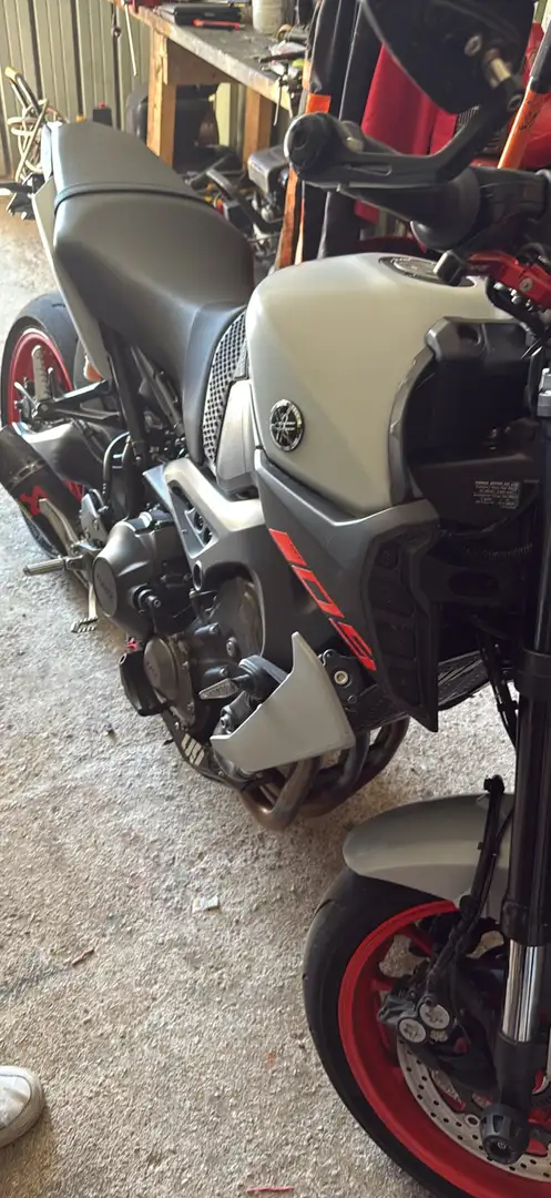 Yamaha MT-09 sport - 1