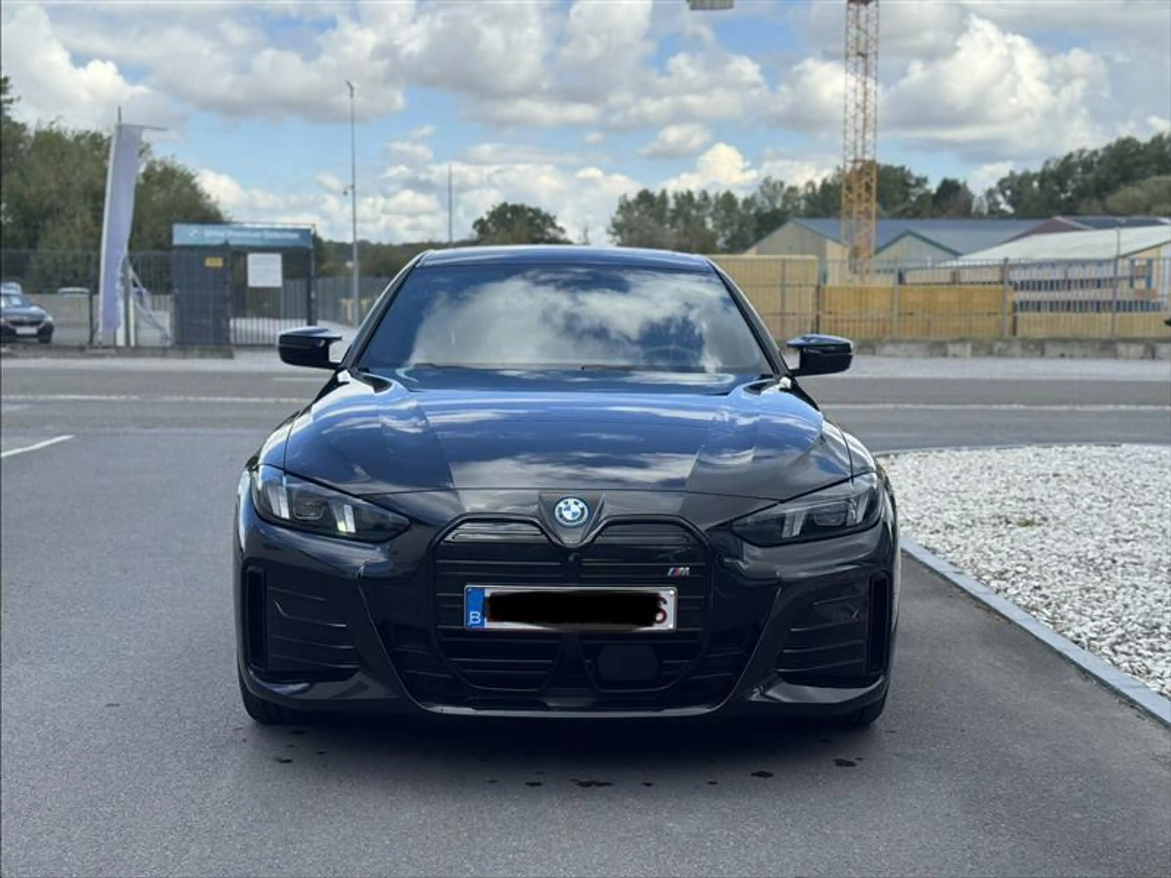 BMW i4 M50 xDrive / 20" / Parking et driving pack plus / Harman K / Toit ouvrant / Attelage — photo 5