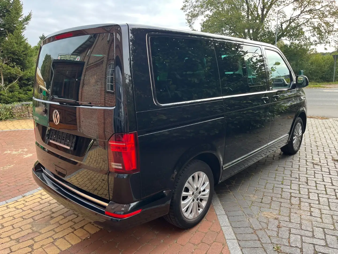 Volkswagen T6 Multivan T6.1 Multivan Generation Six / Leder/6 Gang Schwarz - 2