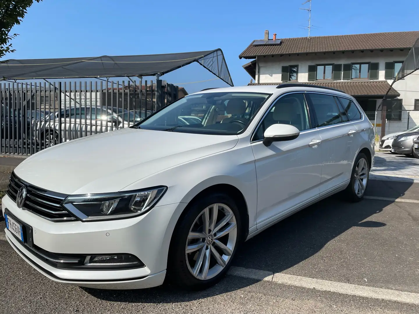 Volkswagen Passat Variant 1.6 tdi Business (businessline) 120cv dsg Bianco - 2