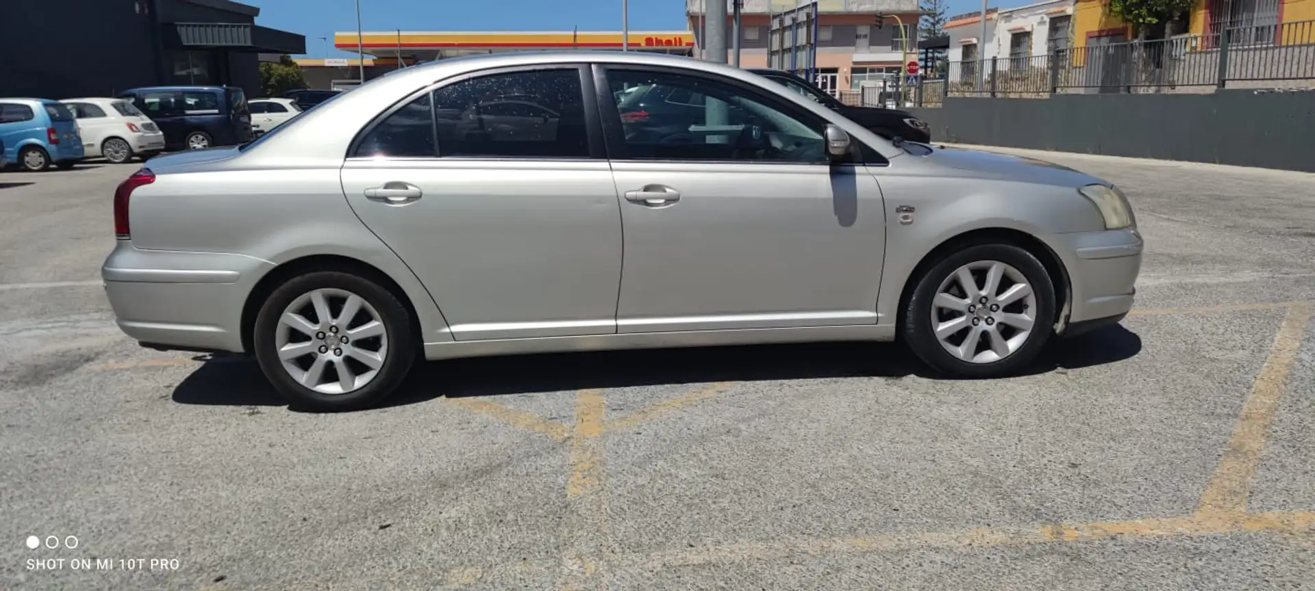 Toyota Avensis 2.0D-4D Executive Plateado - 2