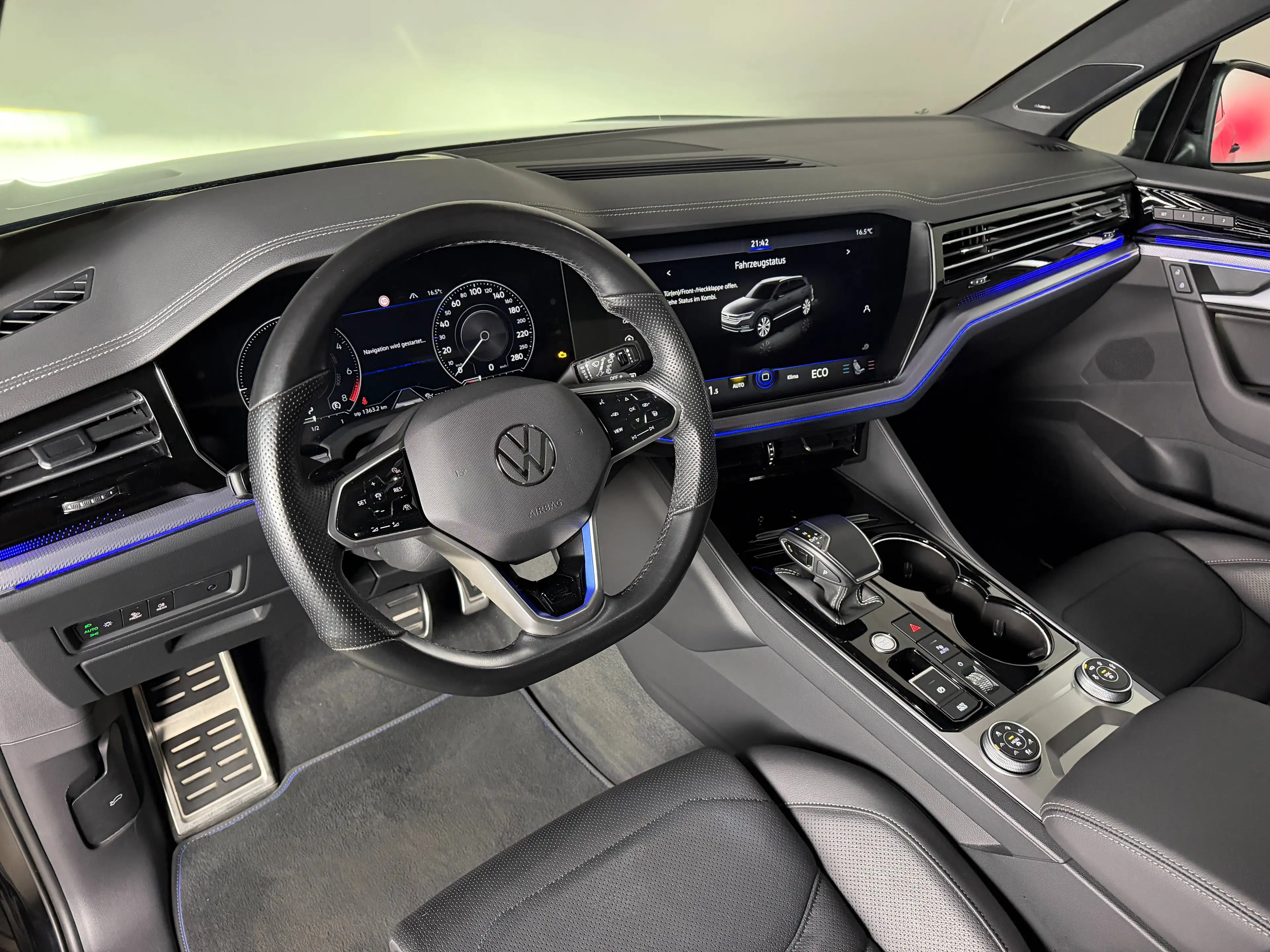 Volkswagen Touareg R eHybrid 4Motion // Vollausstattung // Massage // HUD // Soft Close // AHK // — photo 19