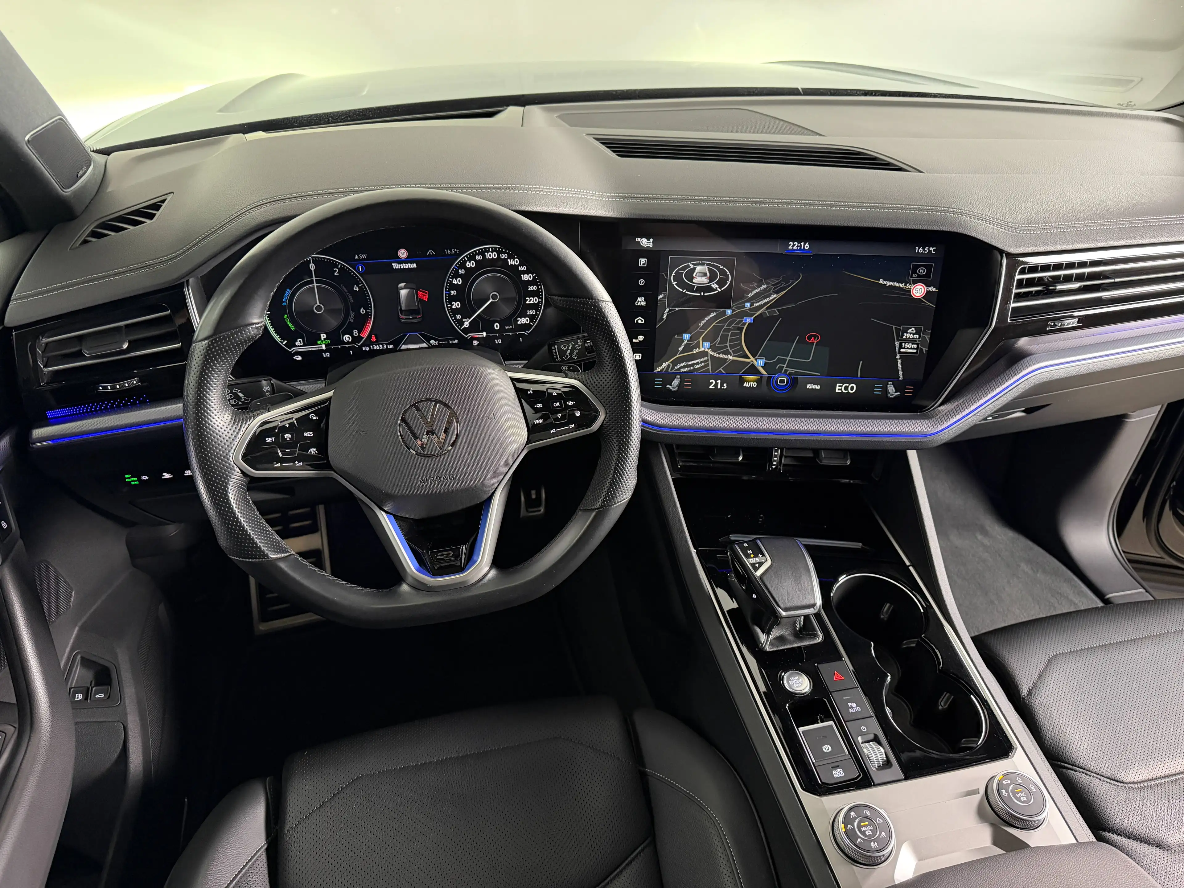 Volkswagen Touareg R eHybrid 4Motion // Vollausstattung // Massage // HUD // Soft Close // AHK // — photo 30