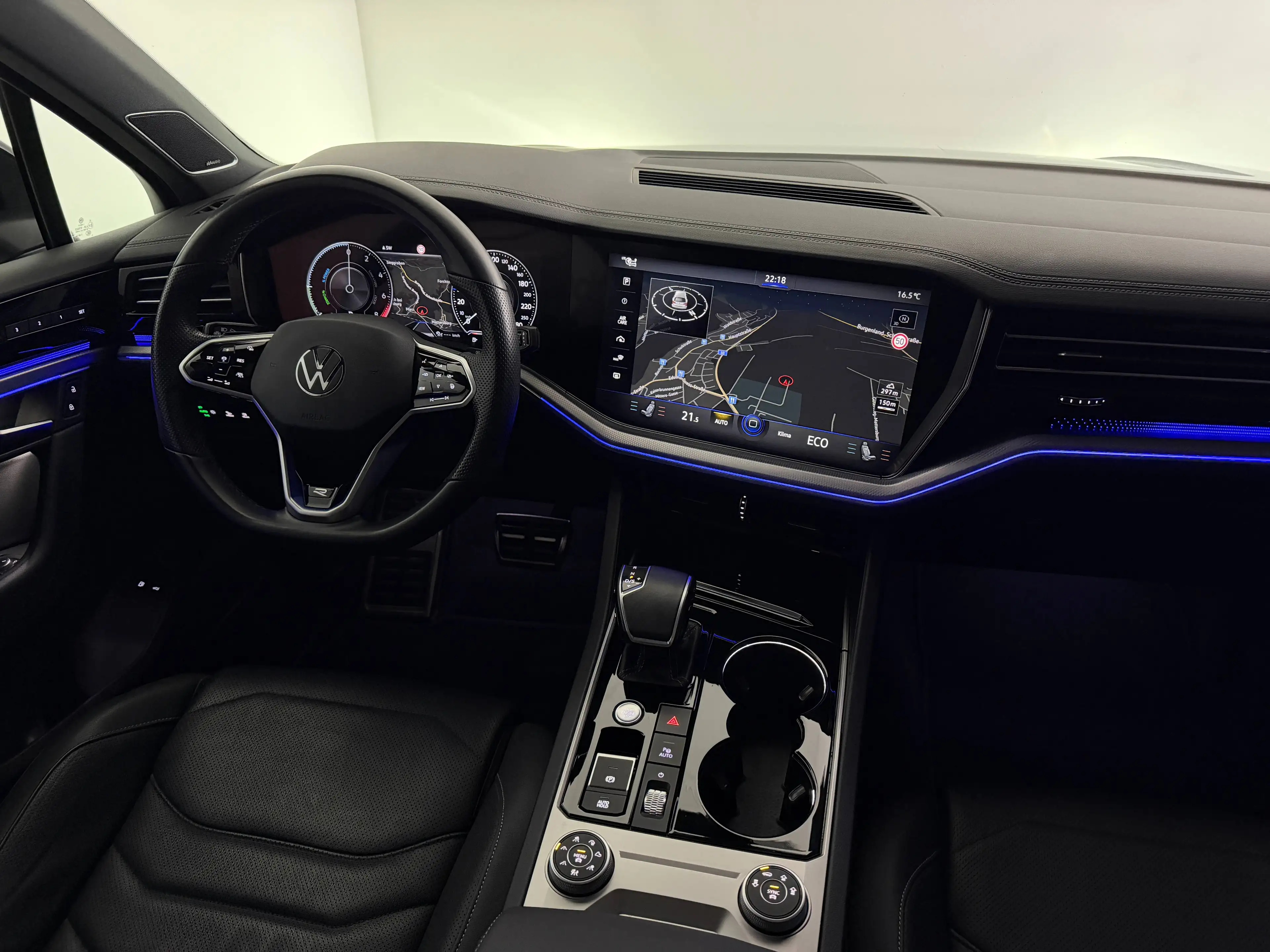 Volkswagen Touareg R eHybrid 4Motion // Vollausstattung // Massage // HUD // Soft Close // AHK // — photo 37