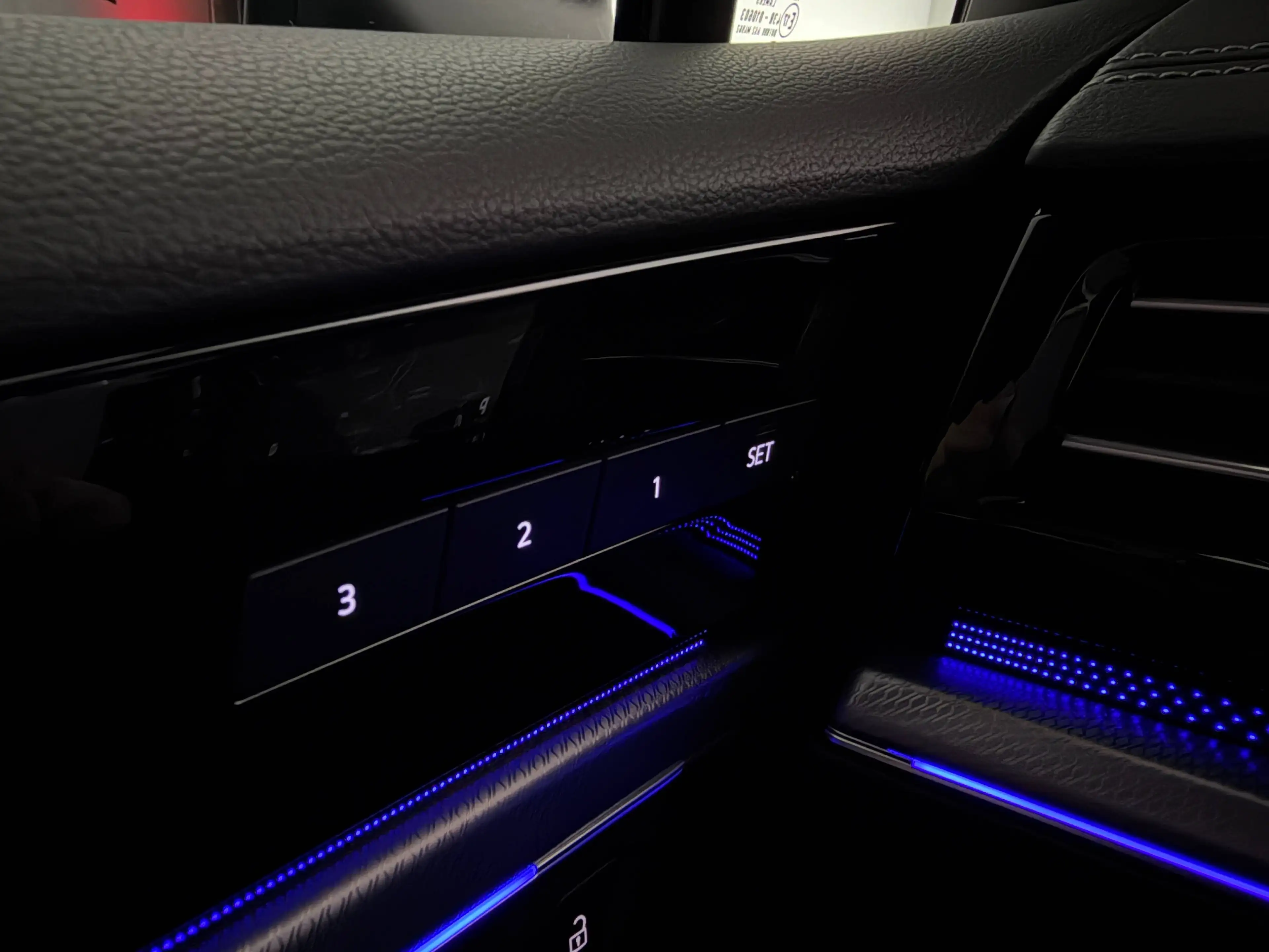 Volkswagen Touareg R eHybrid 4Motion // Vollausstattung // Massage // HUD // Soft Close // AHK // — photo 41