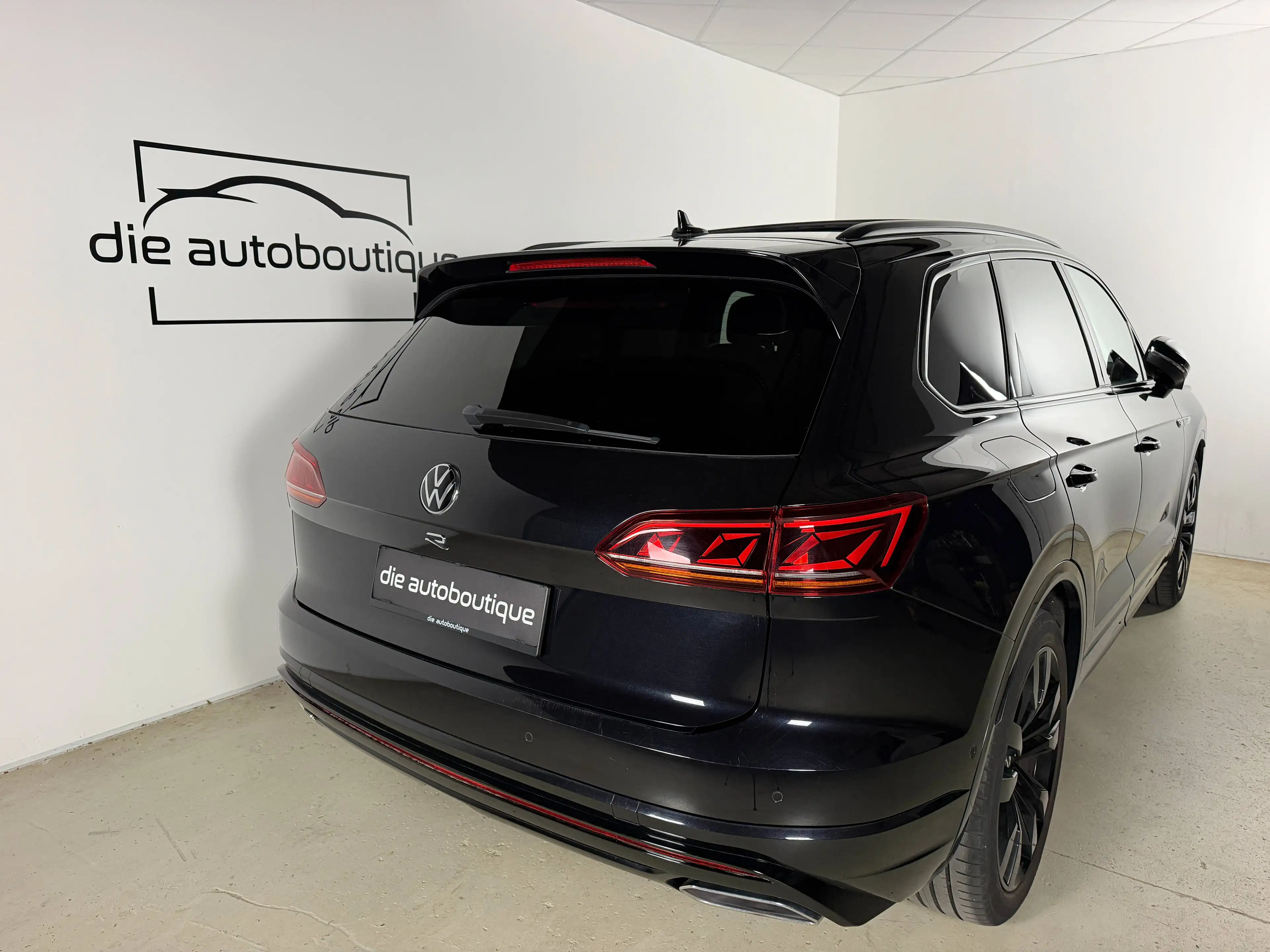 Volkswagen Touareg R eHybrid 4Motion // Vollausstattung // Massage // HUD // Soft Close // AHK // — photo 11