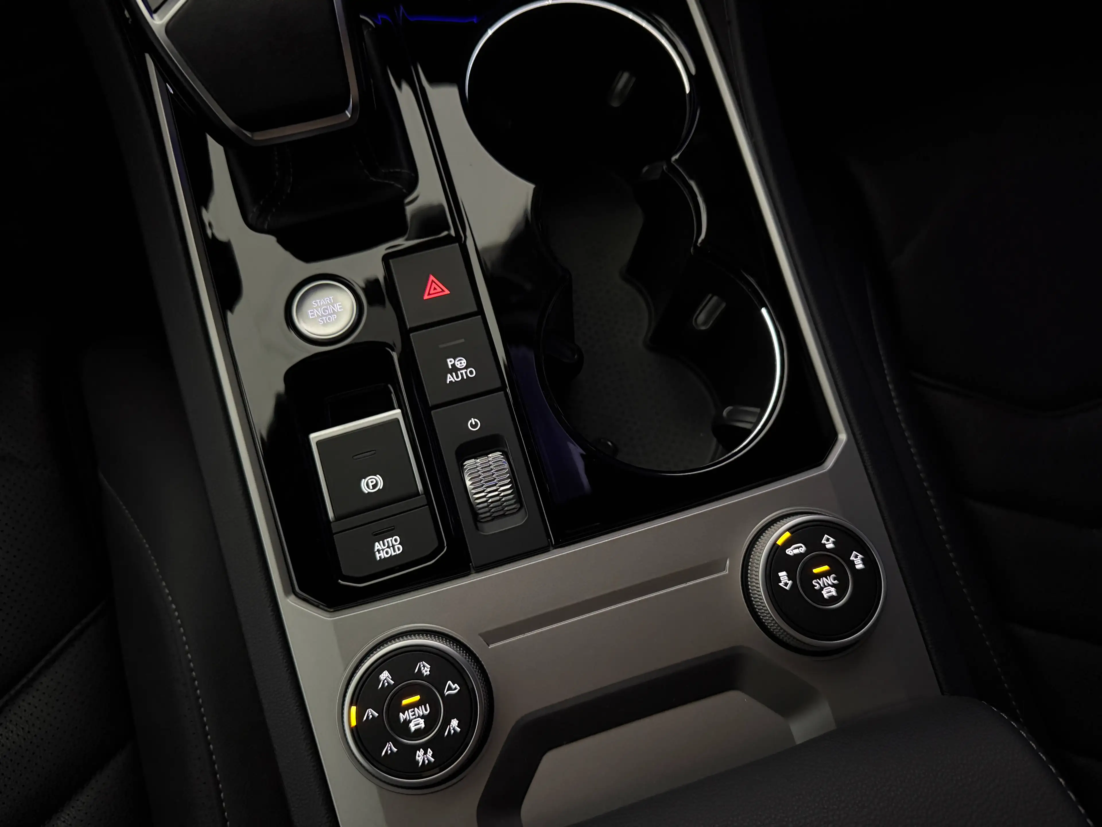 Volkswagen Touareg R eHybrid 4Motion // Vollausstattung // Massage // HUD // Soft Close // AHK // — photo 35