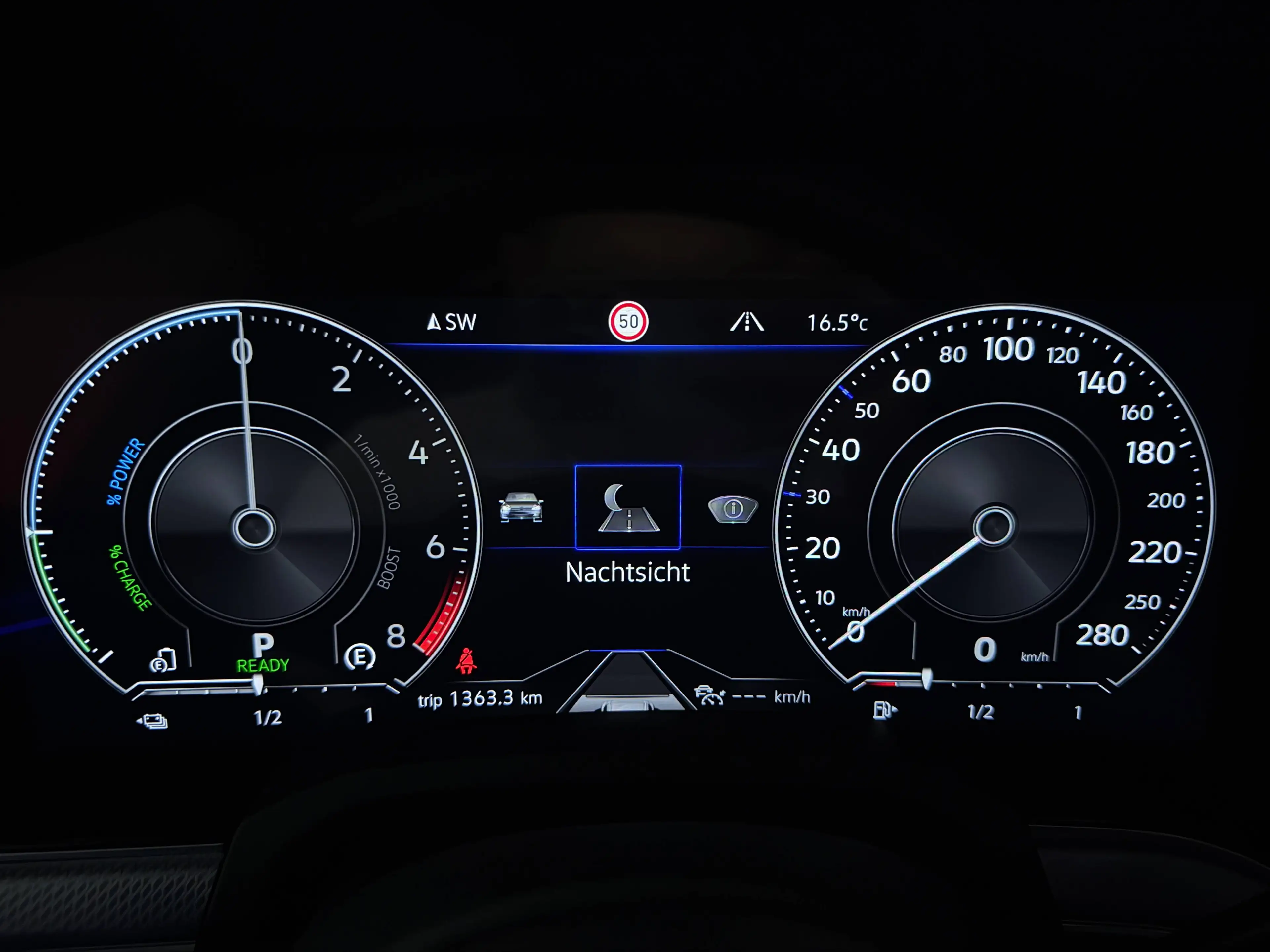 Volkswagen Touareg R eHybrid 4Motion // Vollausstattung // Massage // HUD // Soft Close // AHK // — photo 42