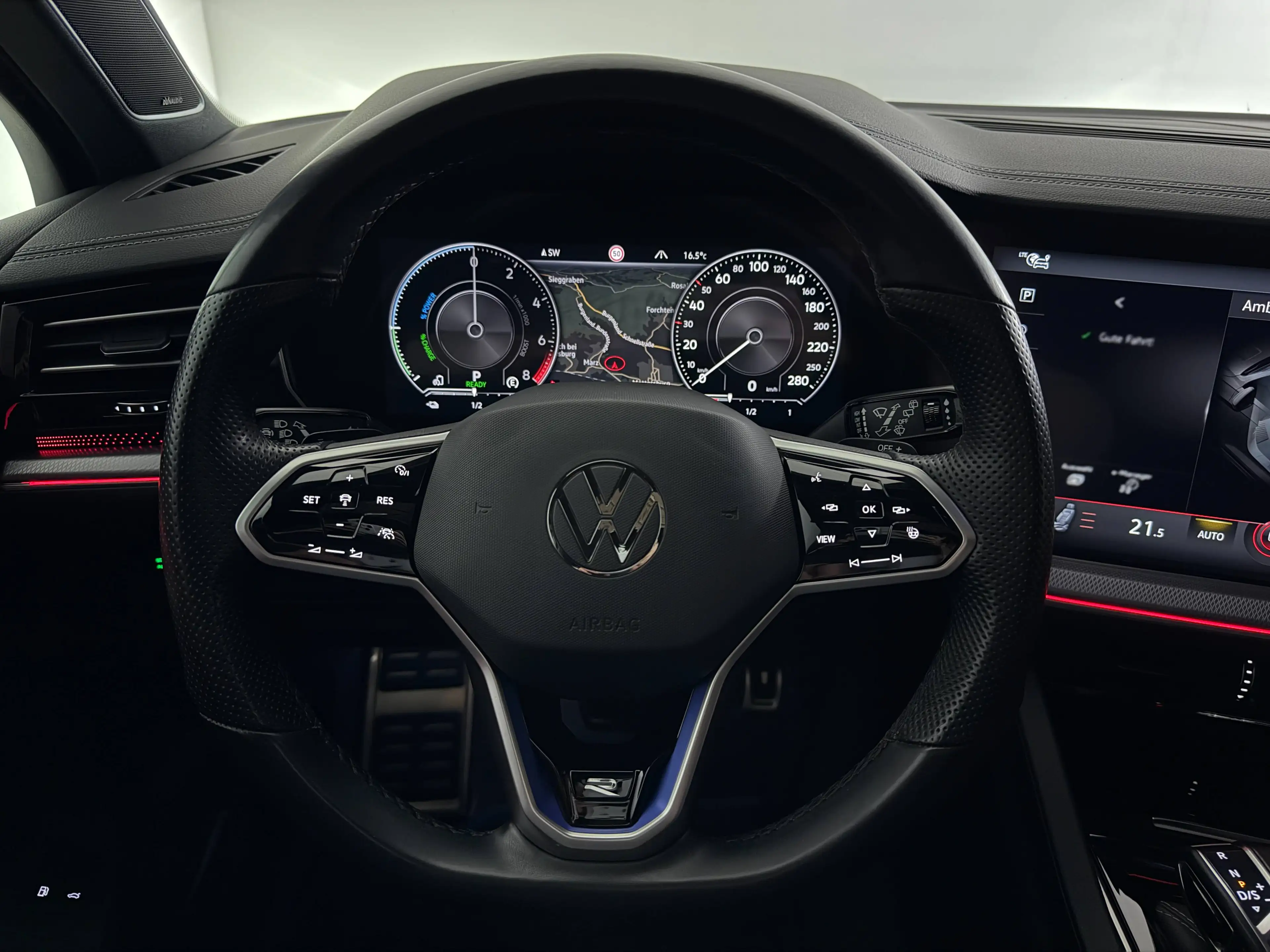 Volkswagen Touareg R eHybrid 4Motion // Vollausstattung // Massage // HUD // Soft Close // AHK // — photo 40