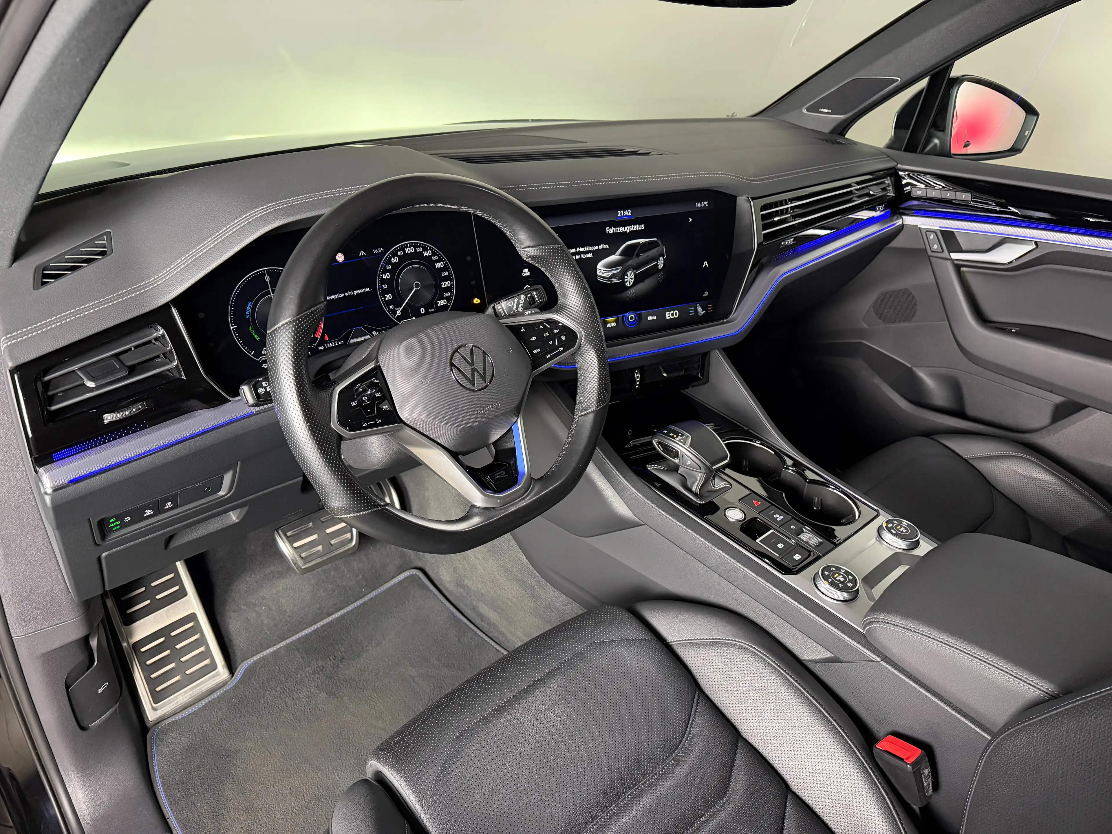 Volkswagen Touareg R eHybrid 4Motion // Vollausstattung // Massage // HUD // Soft Close // AHK // — photo 18