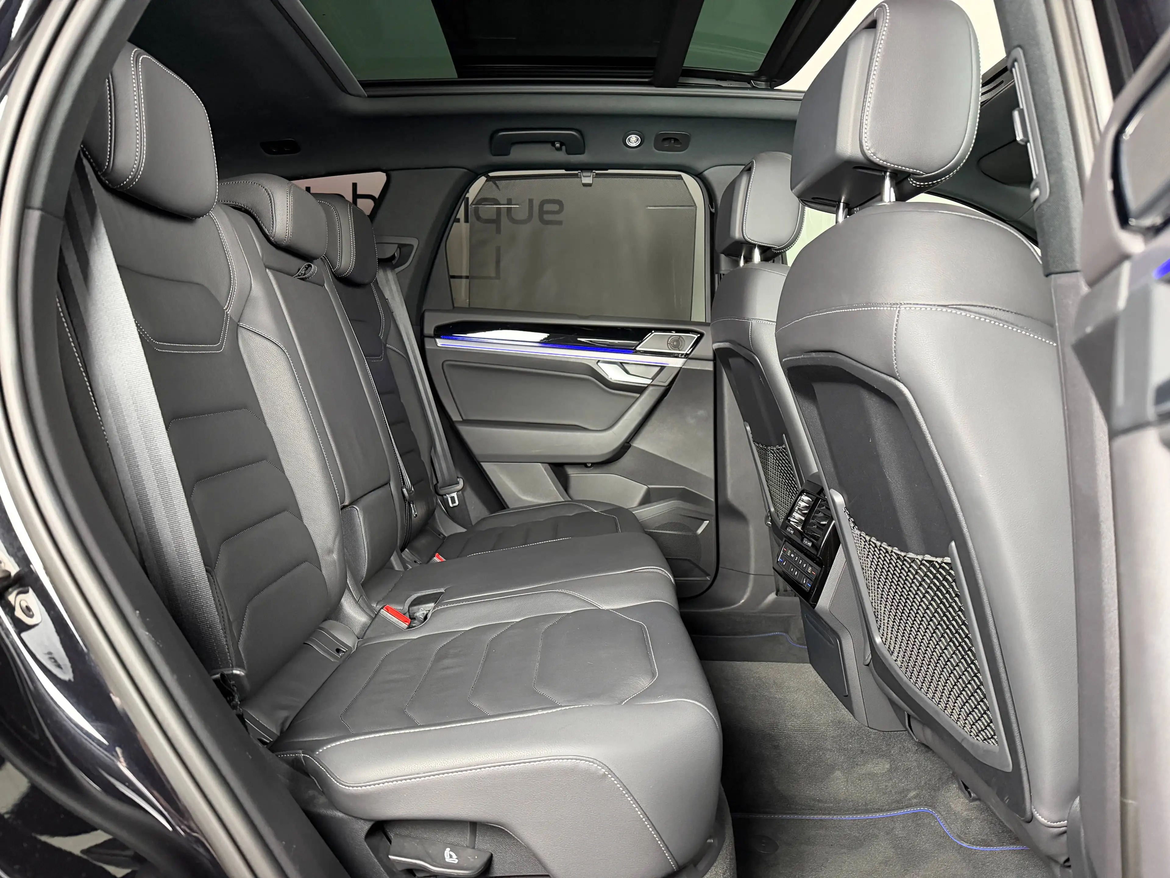 Volkswagen Touareg R eHybrid 4Motion // Vollausstattung // Massage // HUD // Soft Close // AHK // — photo 21