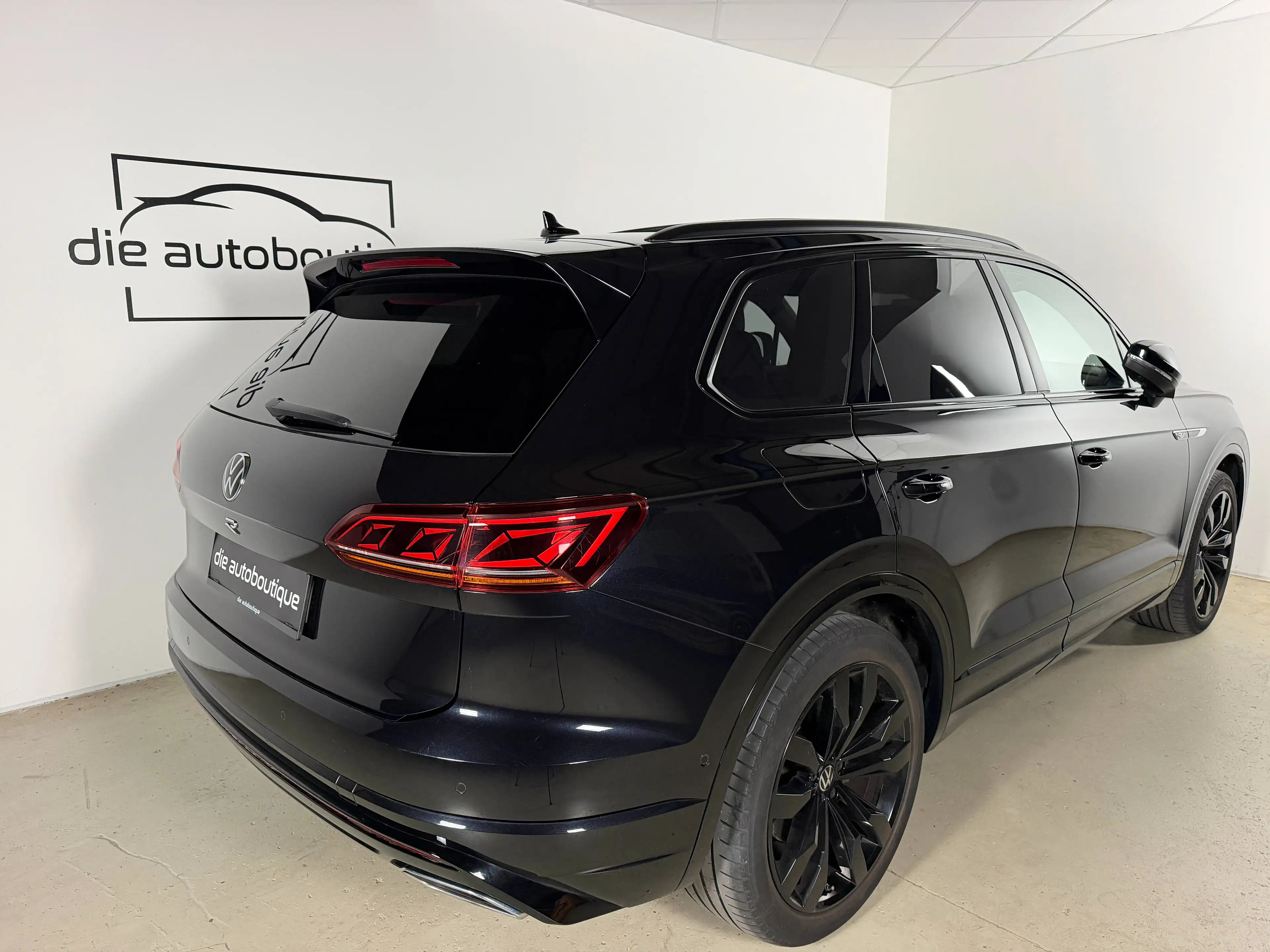 Volkswagen Touareg R eHybrid 4Motion // Vollausstattung // Massage // HUD // Soft Close // AHK // — photo 10