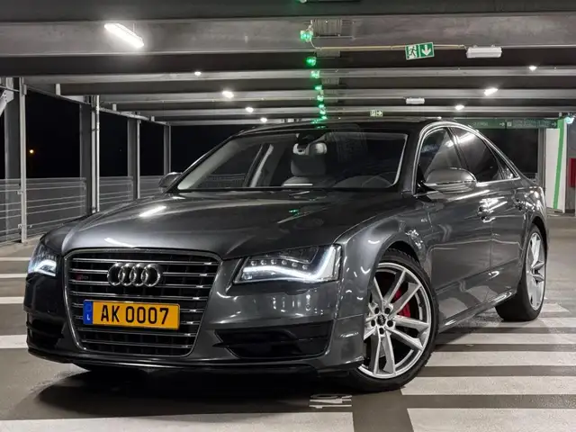 Audi S8 V8 biturbo quattro 4.0 520 CV