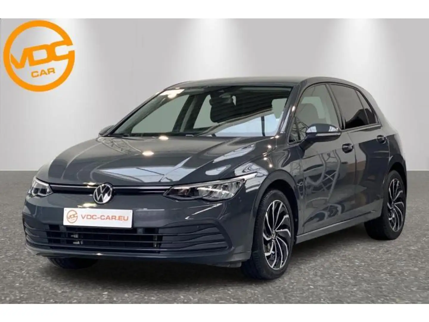 Volkswagen Golf Life 1.4 TSI 130 Grijs - 1