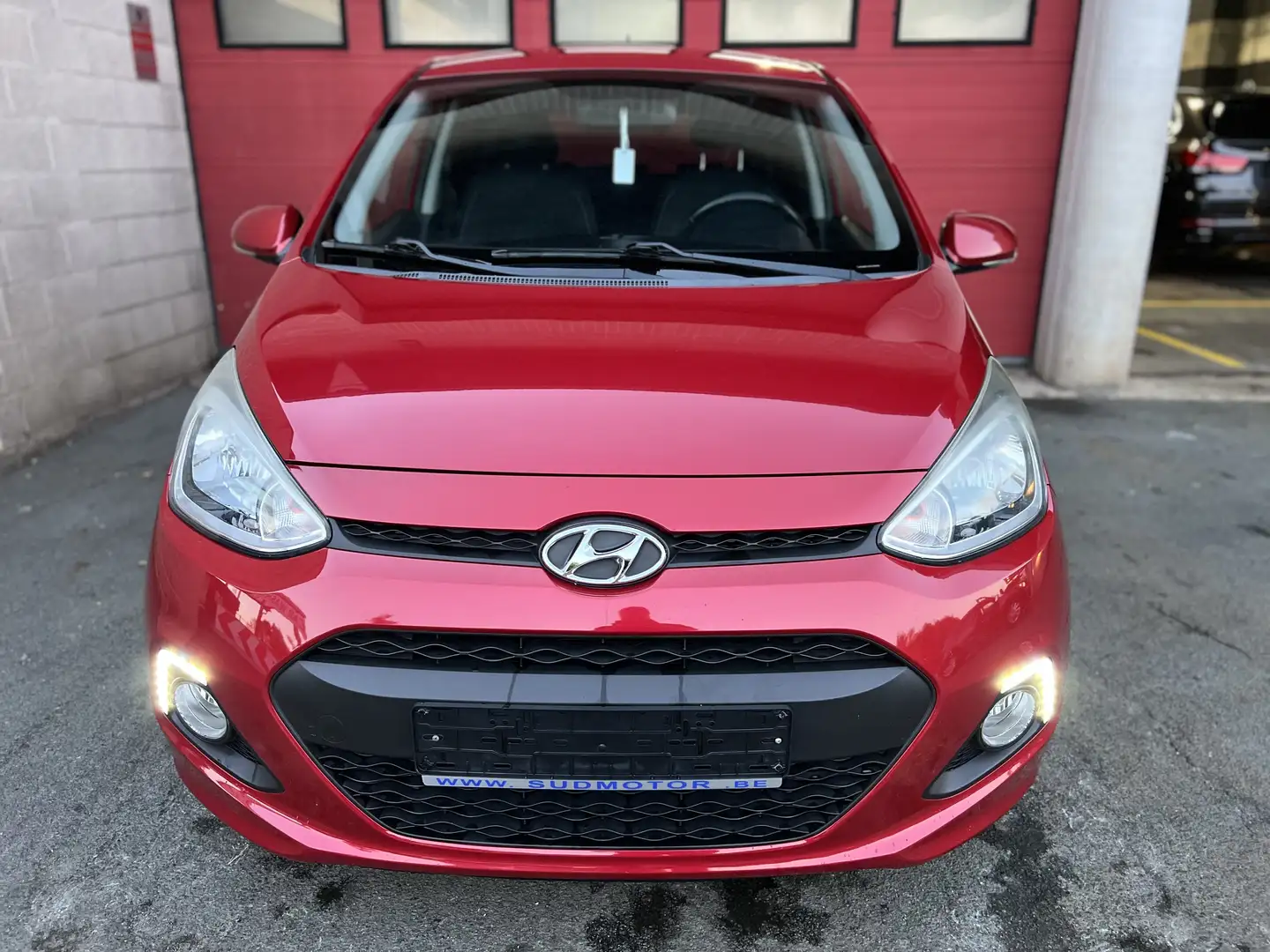 Hyundai i10 1.0i Twist + CLIM + CAR-PASS + EURO 6b Rouge - 2