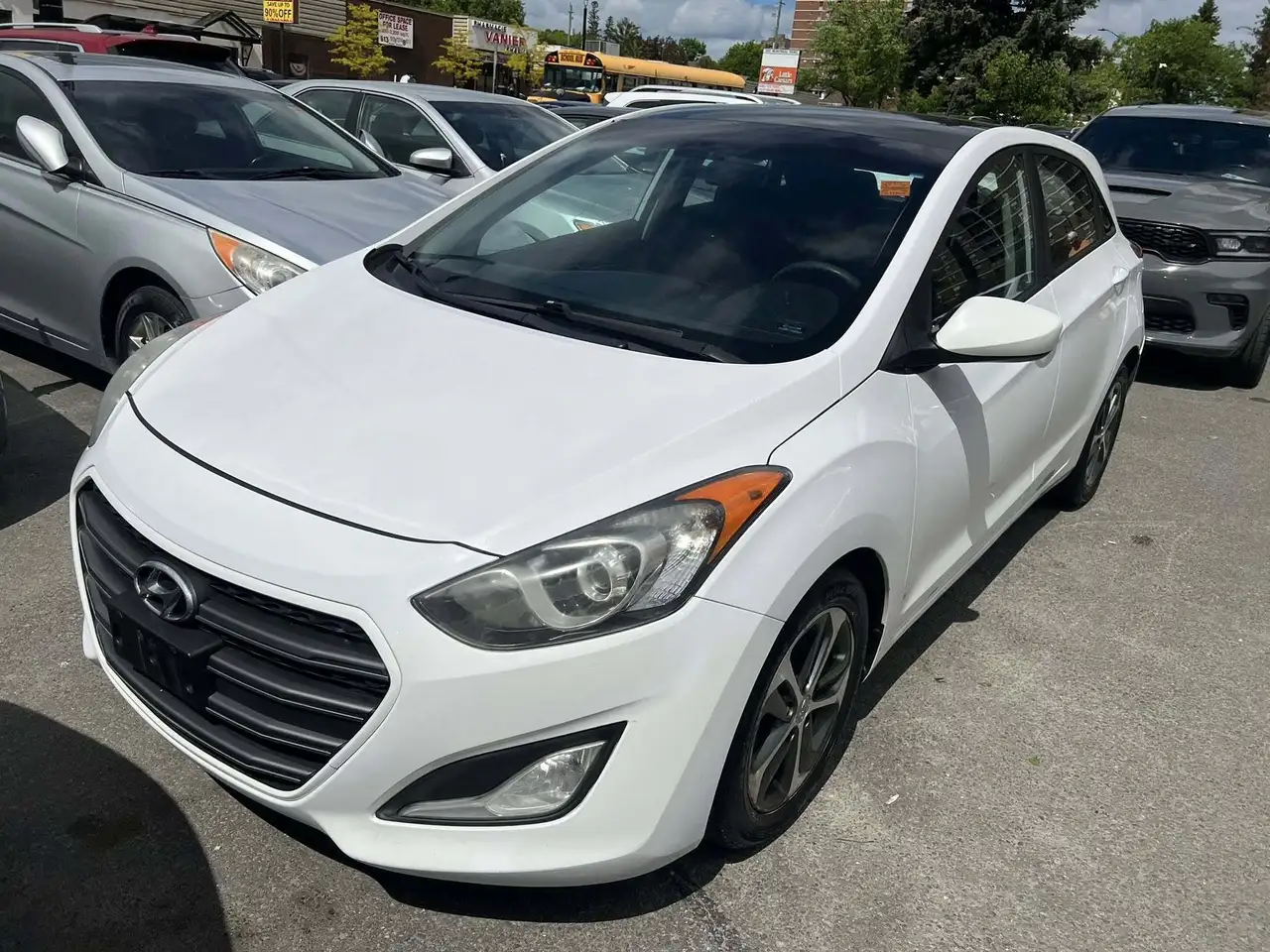 Hyundai ELANTRA снимка Hyundai ELANTRA