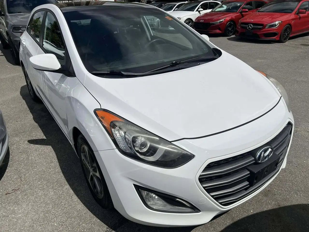 Hyundai ELANTRA снимка Hyundai ELANTRA