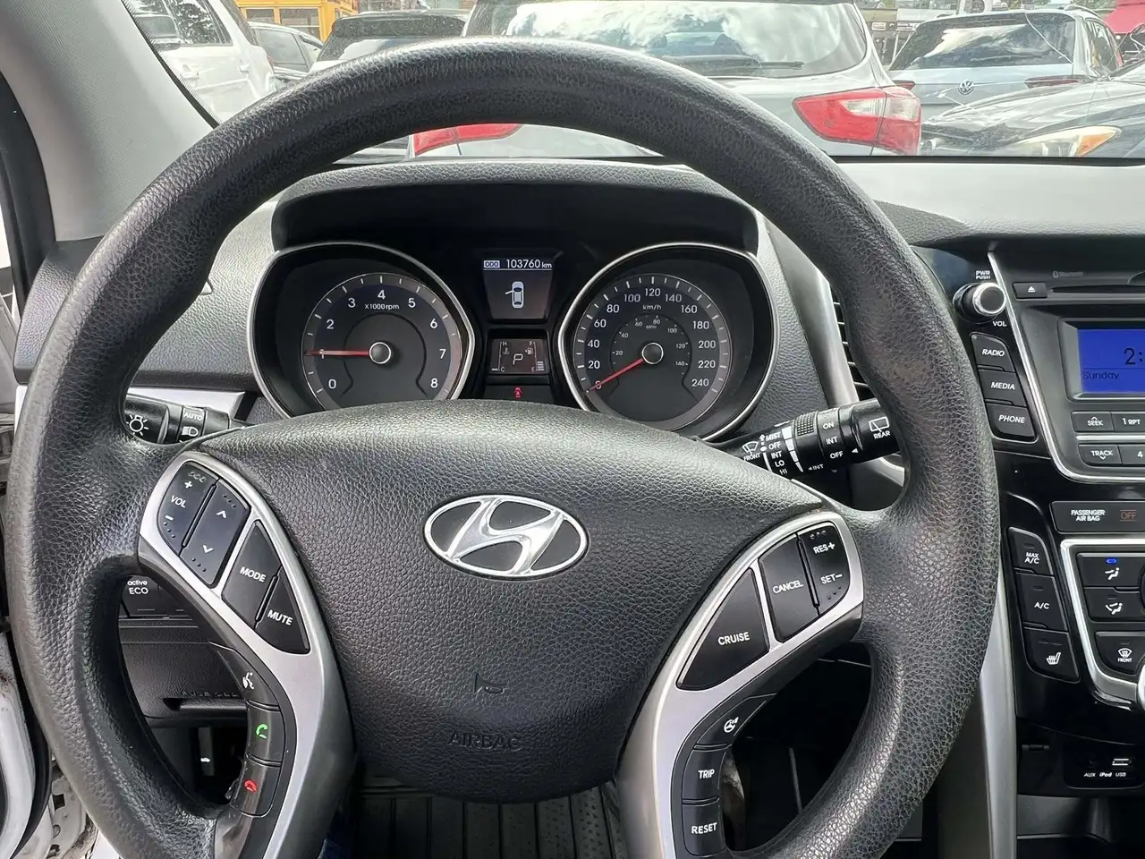 Hyundai ELANTRA снимка Hyundai ELANTRA