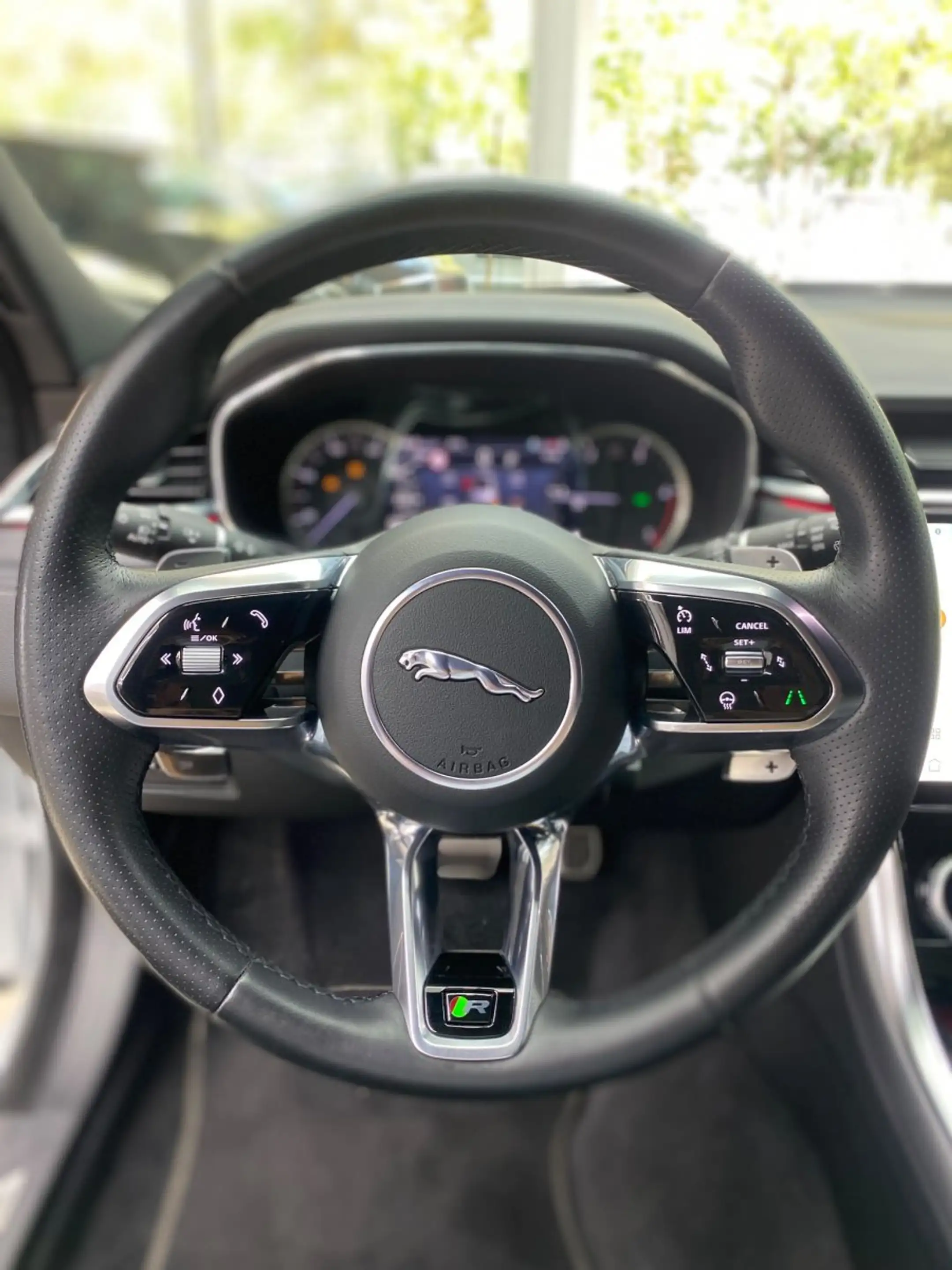 Jaguar XF Sportbrake D200 R-Dynamic Leder Navi RueFaKa AHK T — photo 10