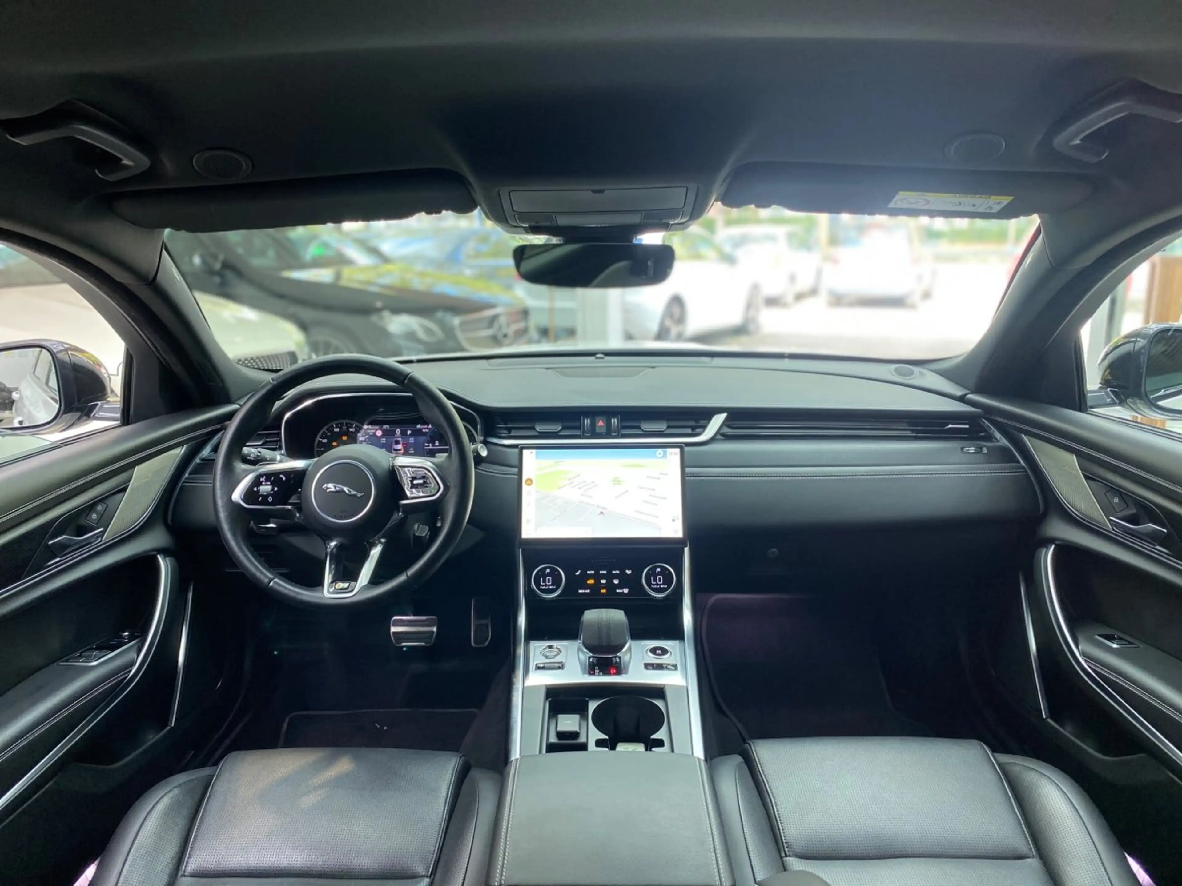 Jaguar XF Sportbrake D200 R-Dynamic Leder Navi RueFaKa AHK T — photo 13