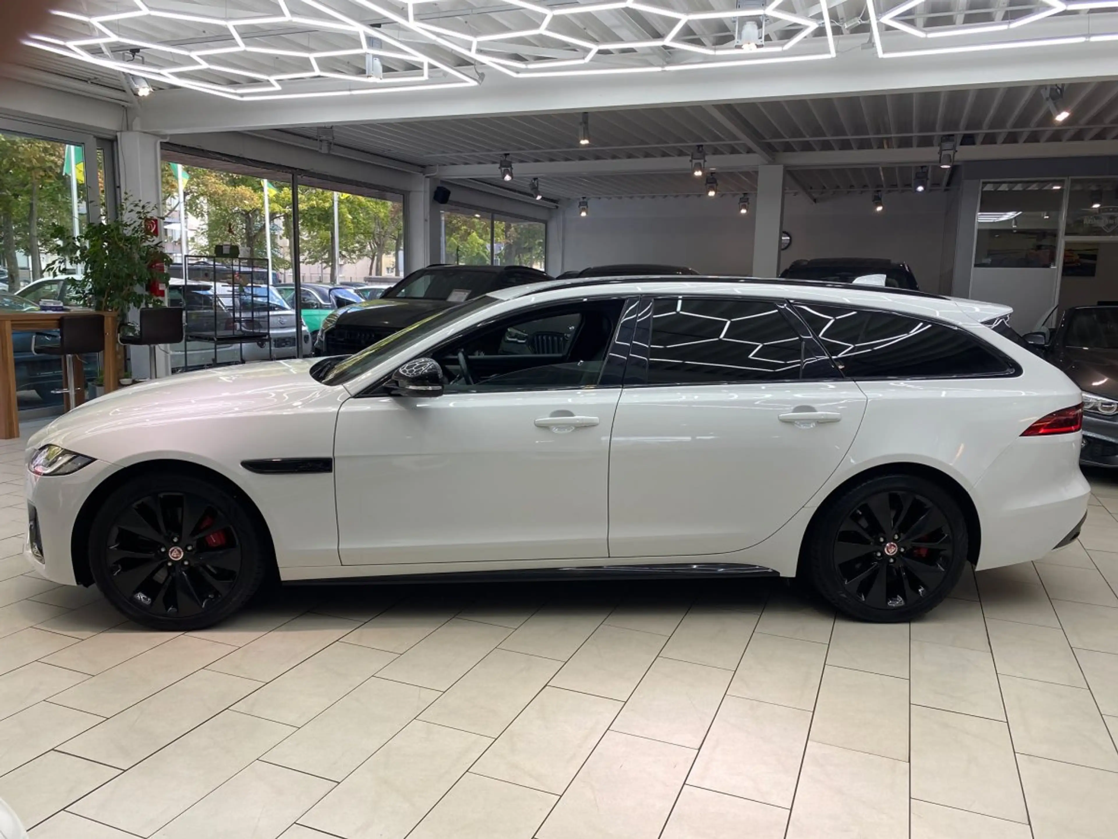 Jaguar XF Sportbrake D200 R-Dynamic Leder Navi RueFaKa AHK T — photo 4