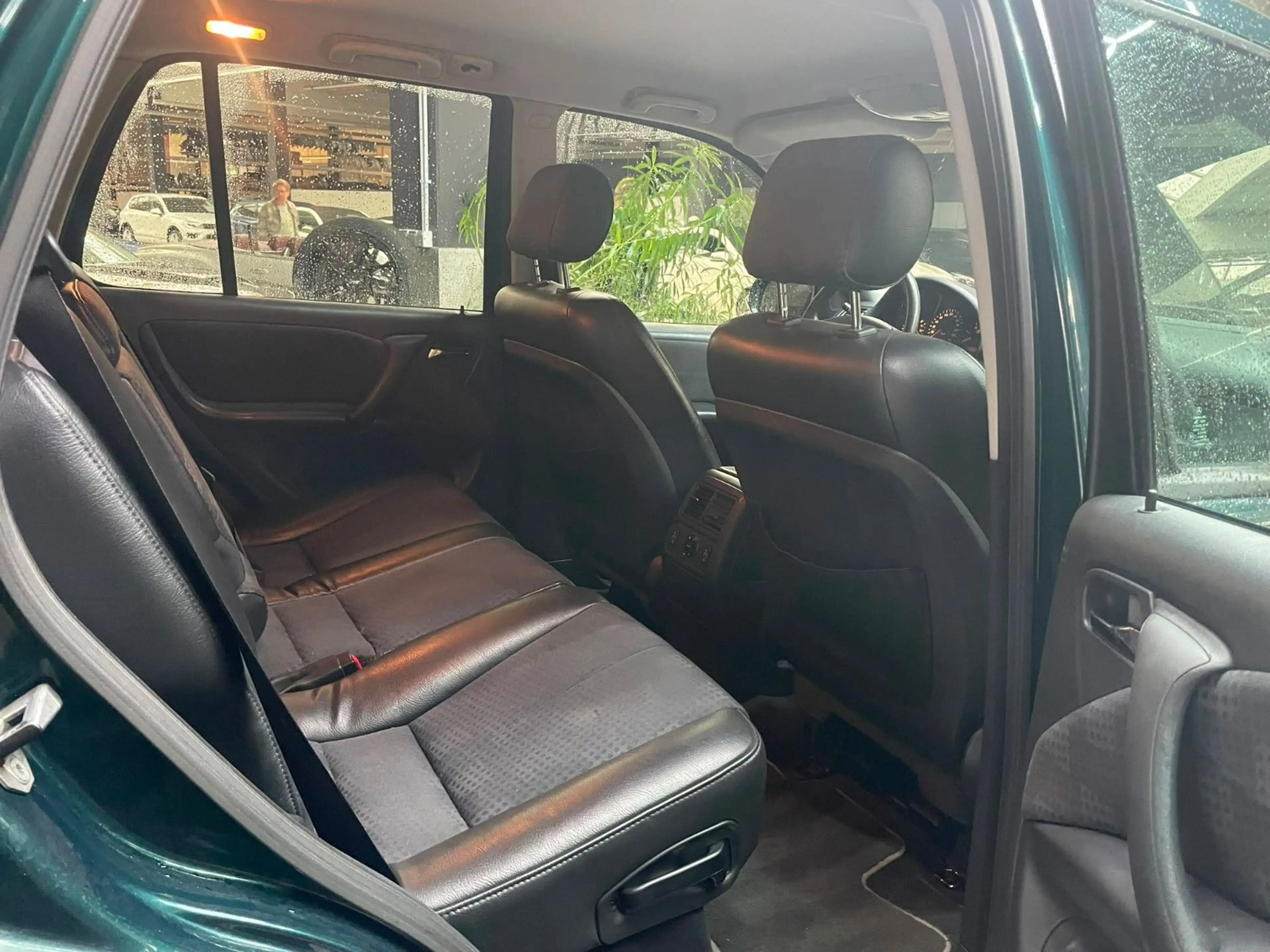 Mercedes-Benz ML 270 CDI / HU.8.27 / AHK — photo 13