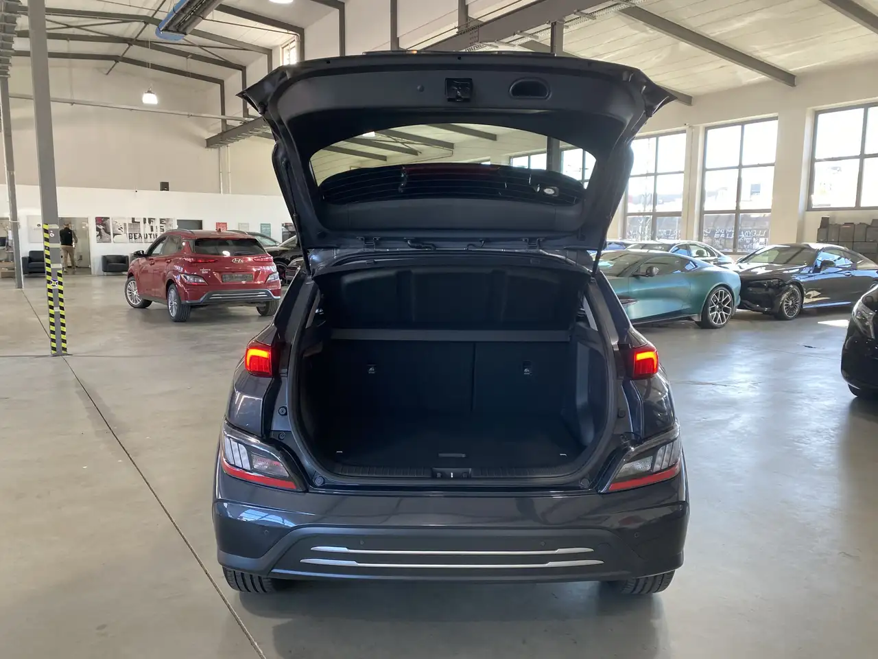Hyundai KONA Trend 64kWh SoH 97,2% NAV ACC WäPu 22