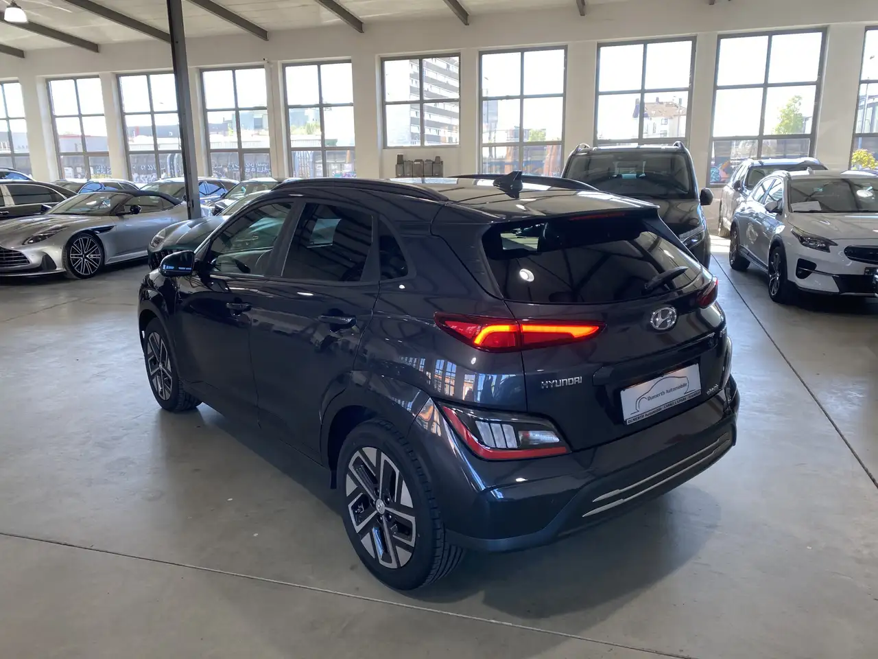 Hyundai KONA Trend 64kWh SoH 97,2% NAV ACC WäPu 8
