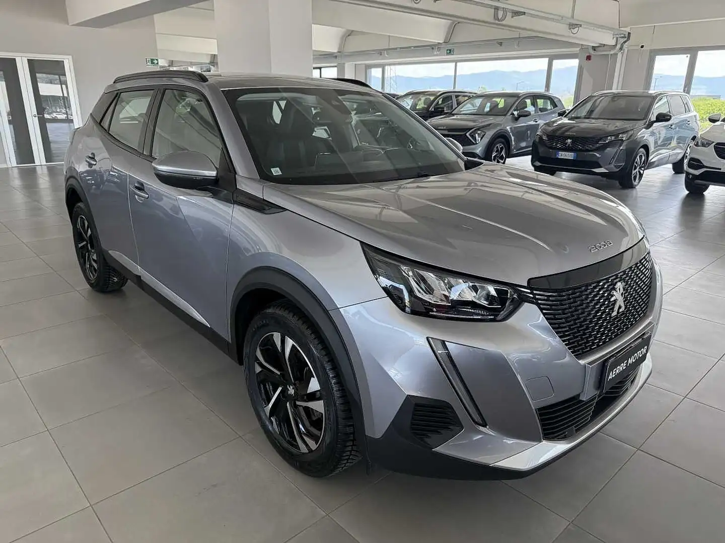 Peugeot 2008 1.2 PureTech 130 CV Allure Grijs - 1