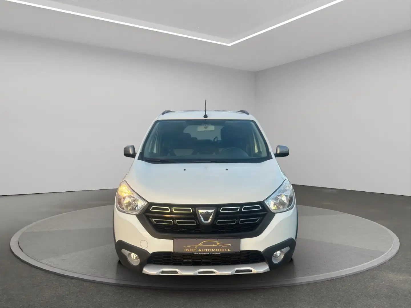 Dacia Lodgy Stepway Selection*7 Sitzer*Navi*1 Hand* Weiß - 2
