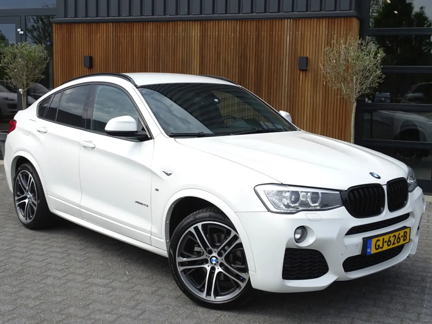 BMW X4 xDrive20i High Exec. M-Sport / LED *NAP* Wit - 2