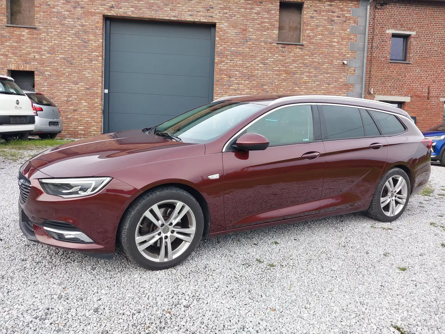 Opel Insignia Insignia Sports Tourer 1.6 CDTI ecoTEC D Exclusive Paars - 2