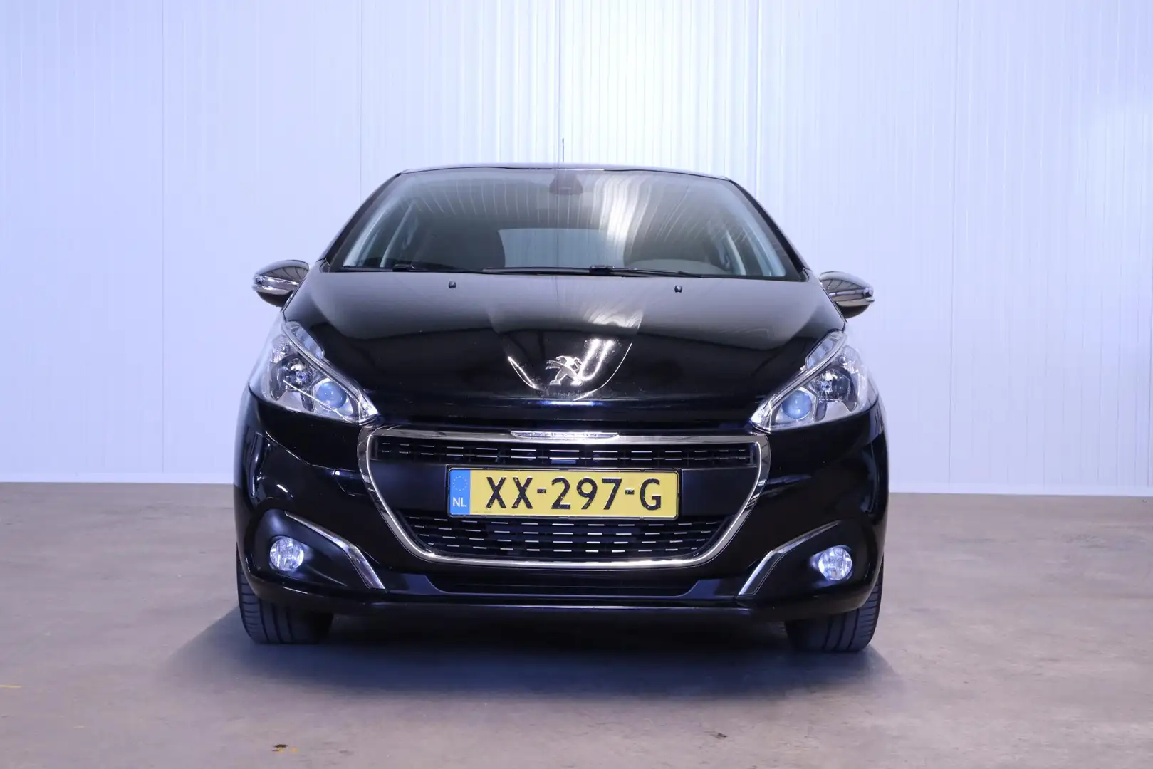 Peugeot 208 1.2 PureTech Signature Noir - 2