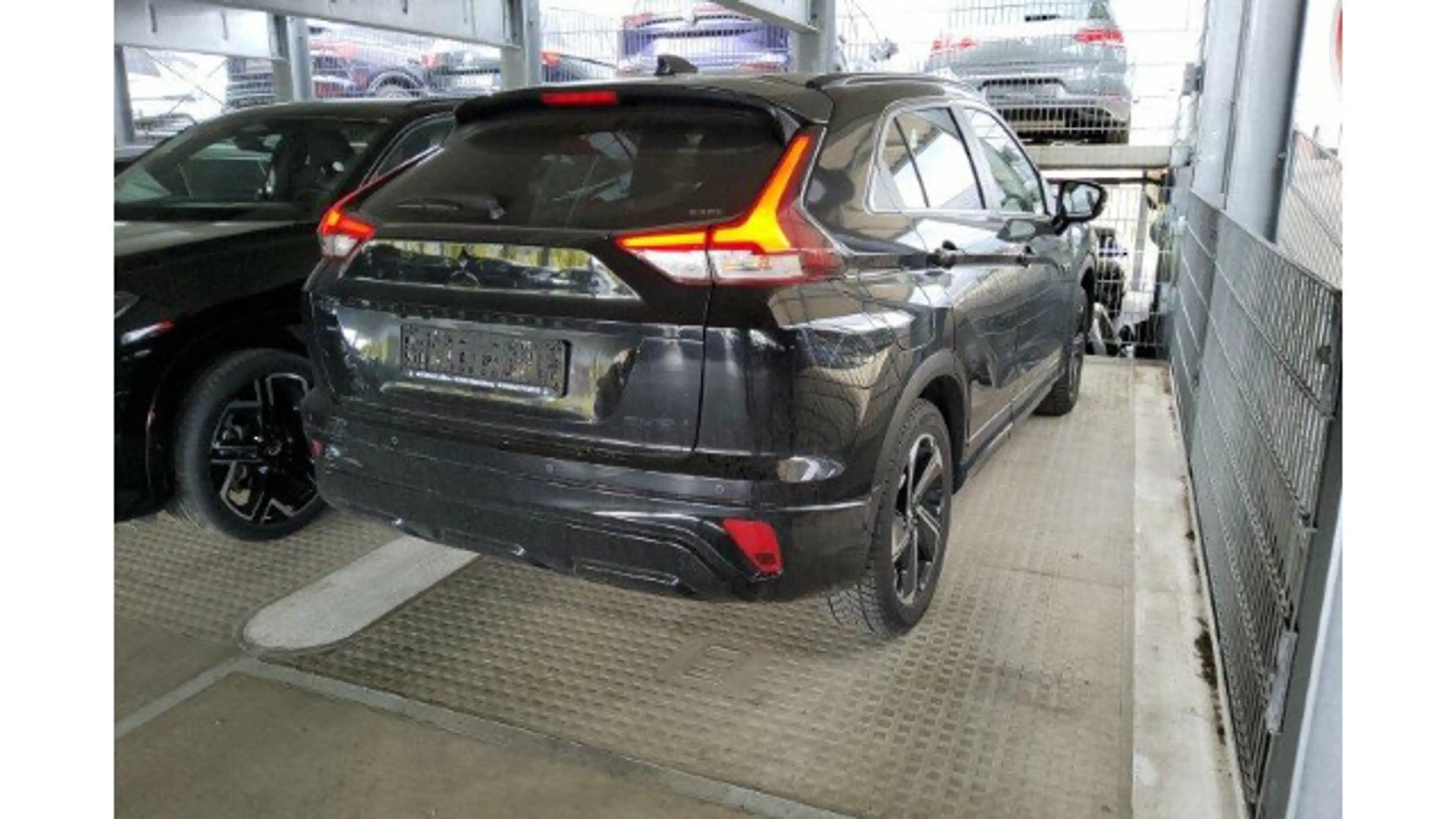 Mitsubishi Eclipse Cross 2.4 MIVEC Automatik SELECT Black B — photo 2