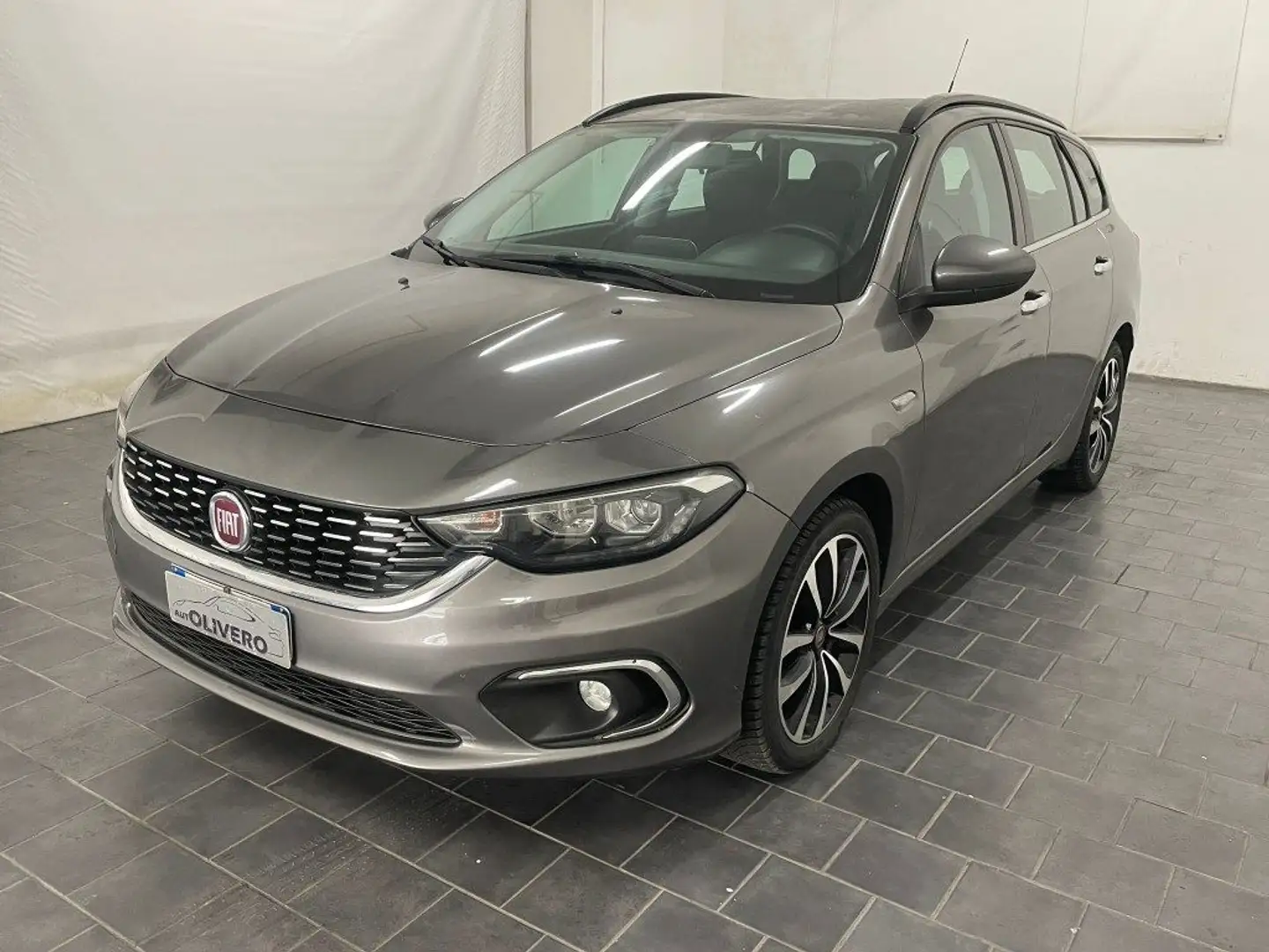 Fiat Tipo 1.6 Mjt 120cv SW Lounge-UNIPRO Gris - 2