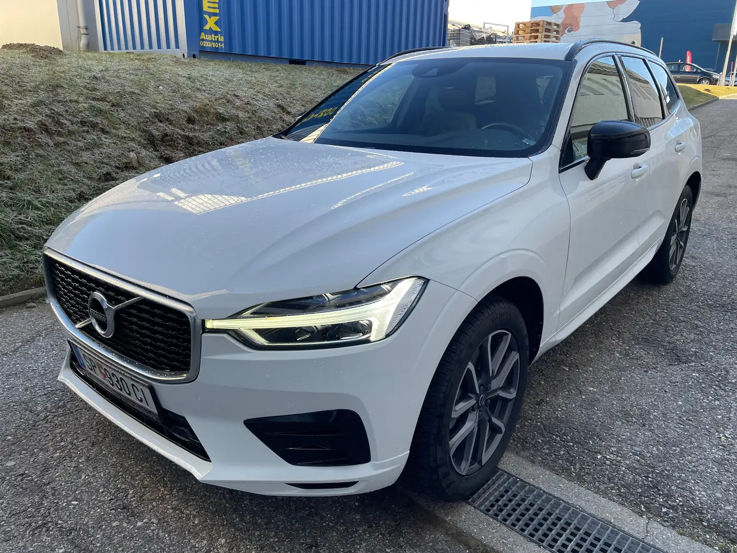 Volvo XC60 B4 R-Design AWD Geartronic Weiß - 1