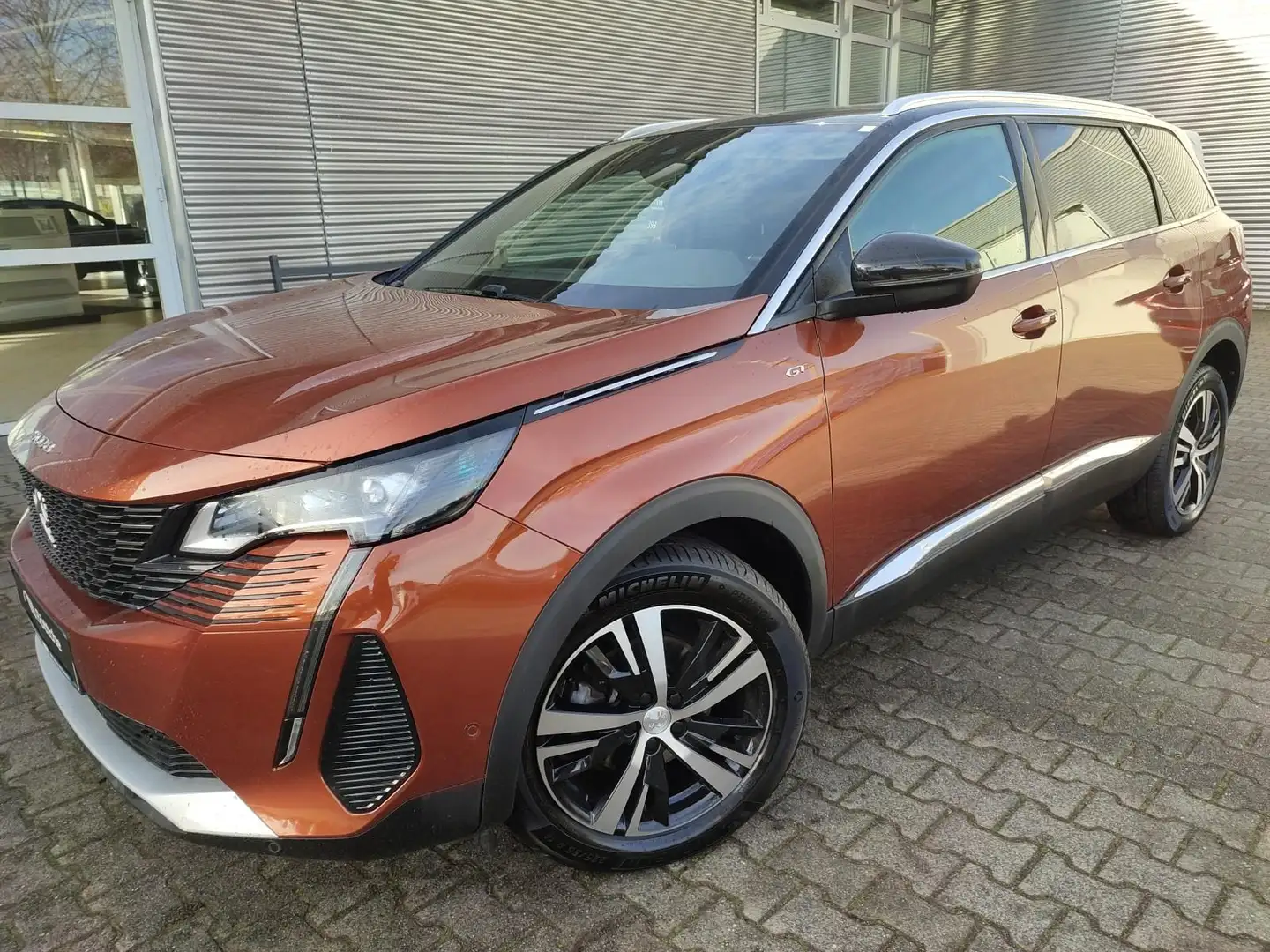 Peugeot 5008 1.2 12V e-THP,Klima,Navi,SHZ,Teilleder,AHK abn.,PD Orange - 2