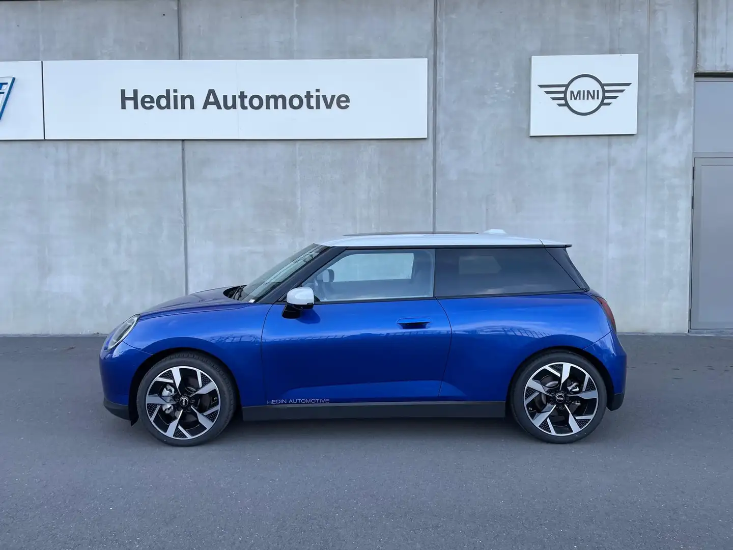 MINI Cooper SE Mini Favoured XL 54.2 kWh | Pakket-XL | Panoramada Azul - 2