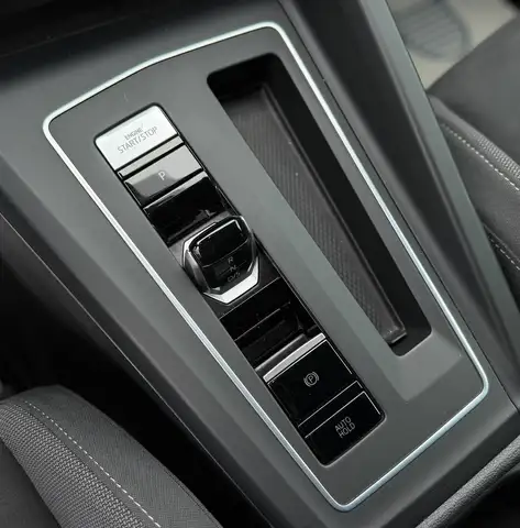 Volkswagen Golf view 9