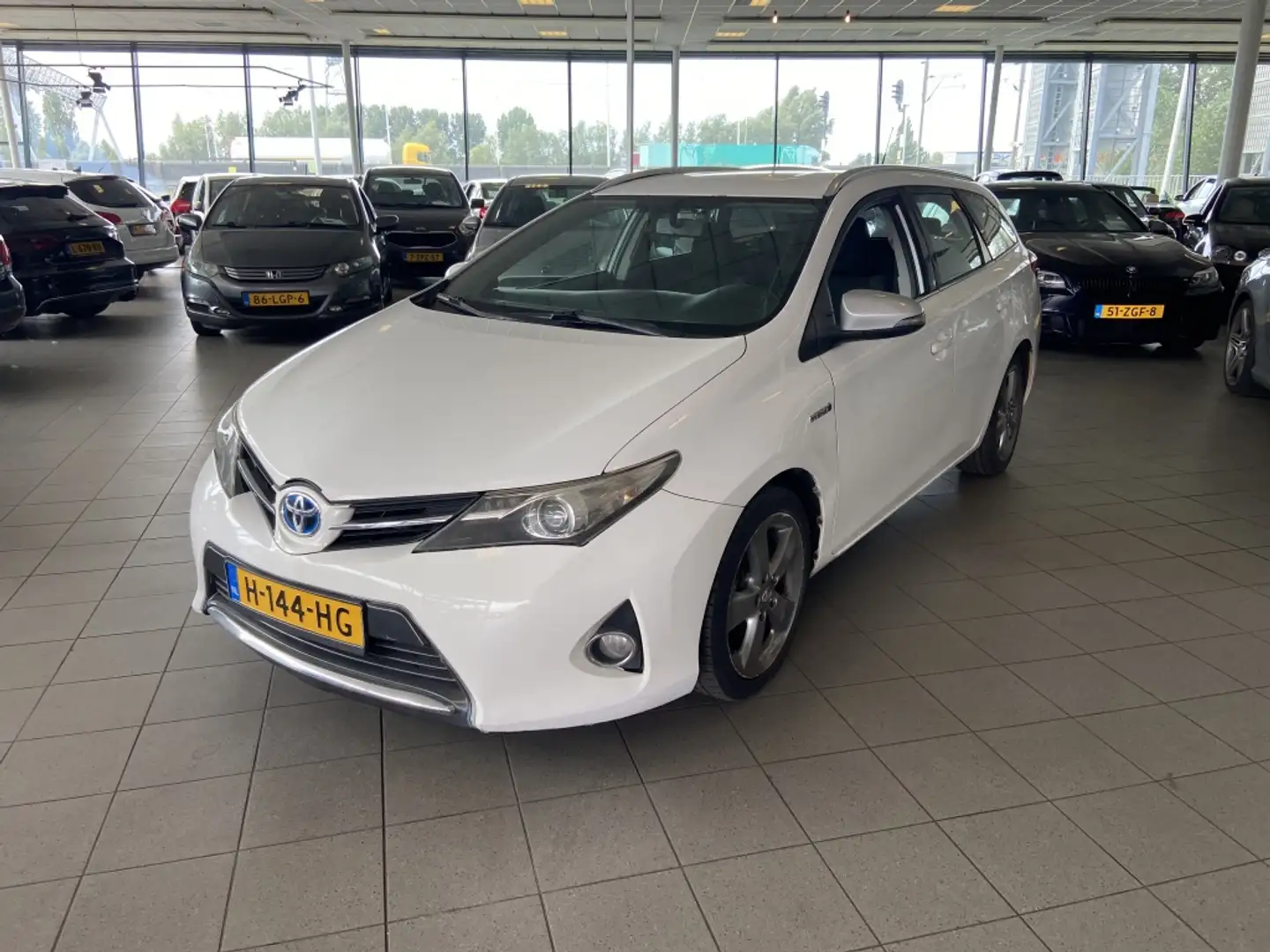 Toyota Auris Touring Sports 1.8 Hybr. Aspiration Wit - 2