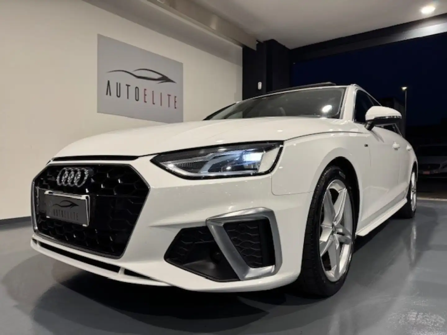 Audi A4 AVANT 40TDI QUATTRO S-LINE EDITION TETTO PANORAMIC Blanc - 1